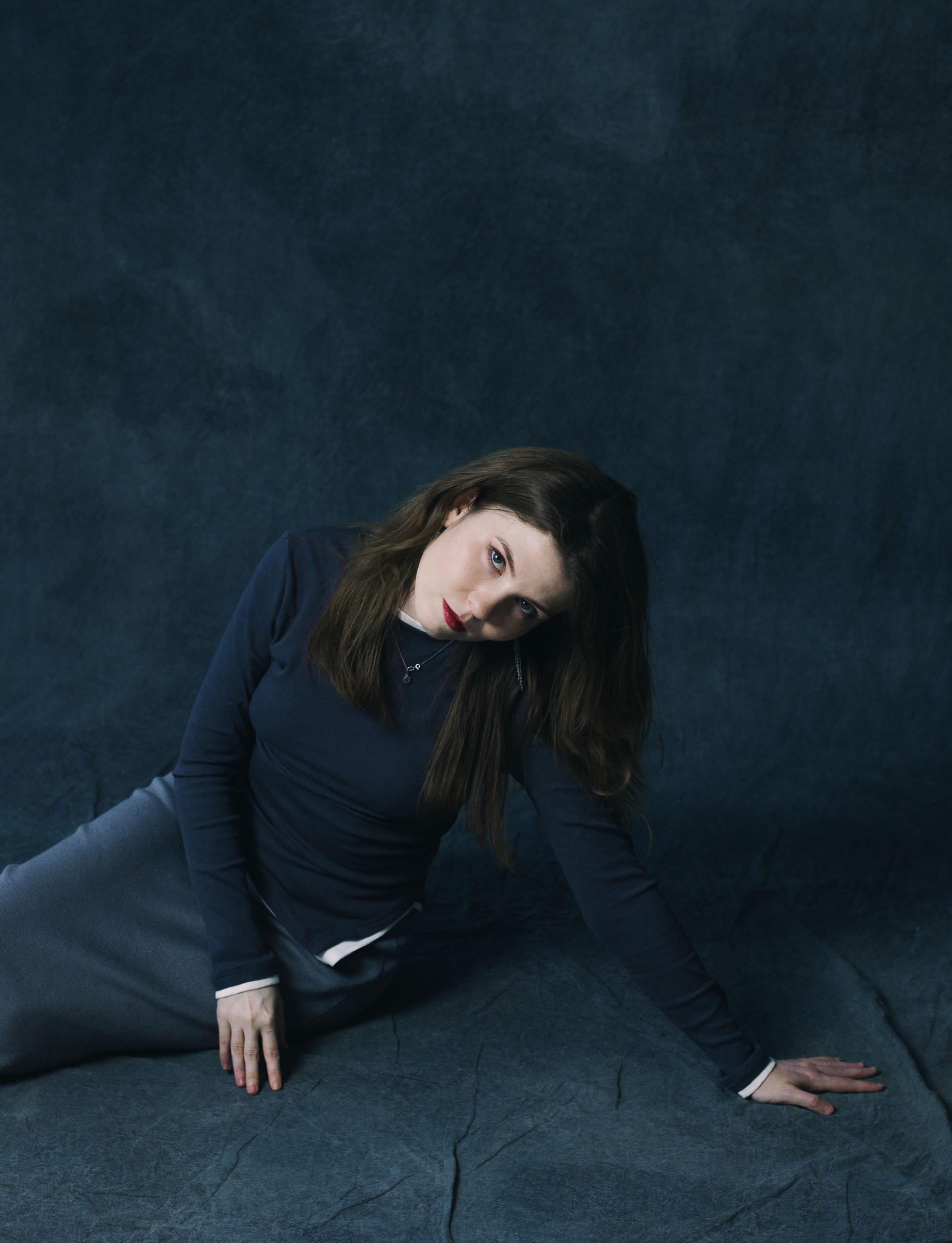 Мария Сергеенко, девушка в синих тонах, девушка на синем фоне