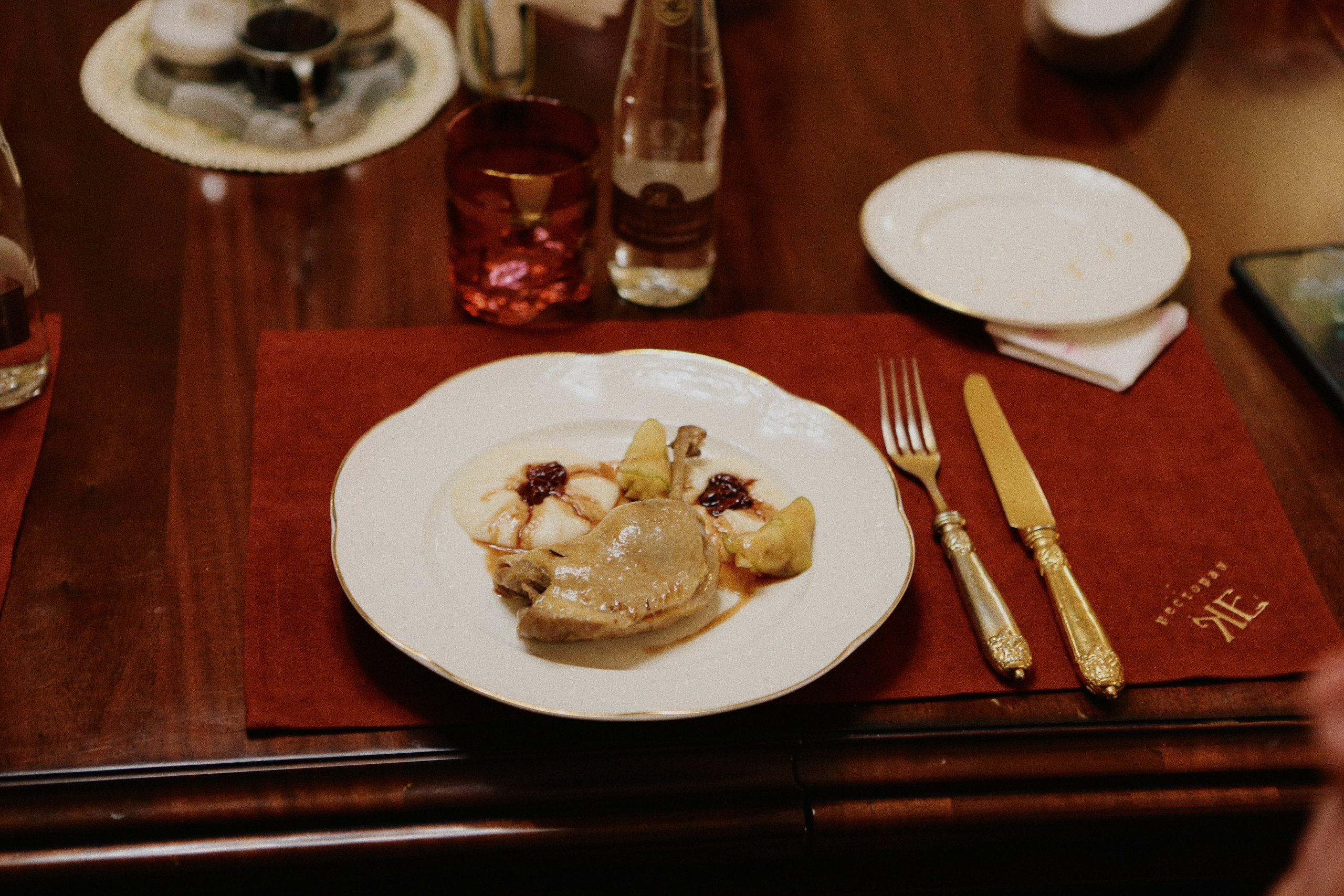 Stories at the table. Фотограф в Санкт-Петербурге Владимир Тихомиров