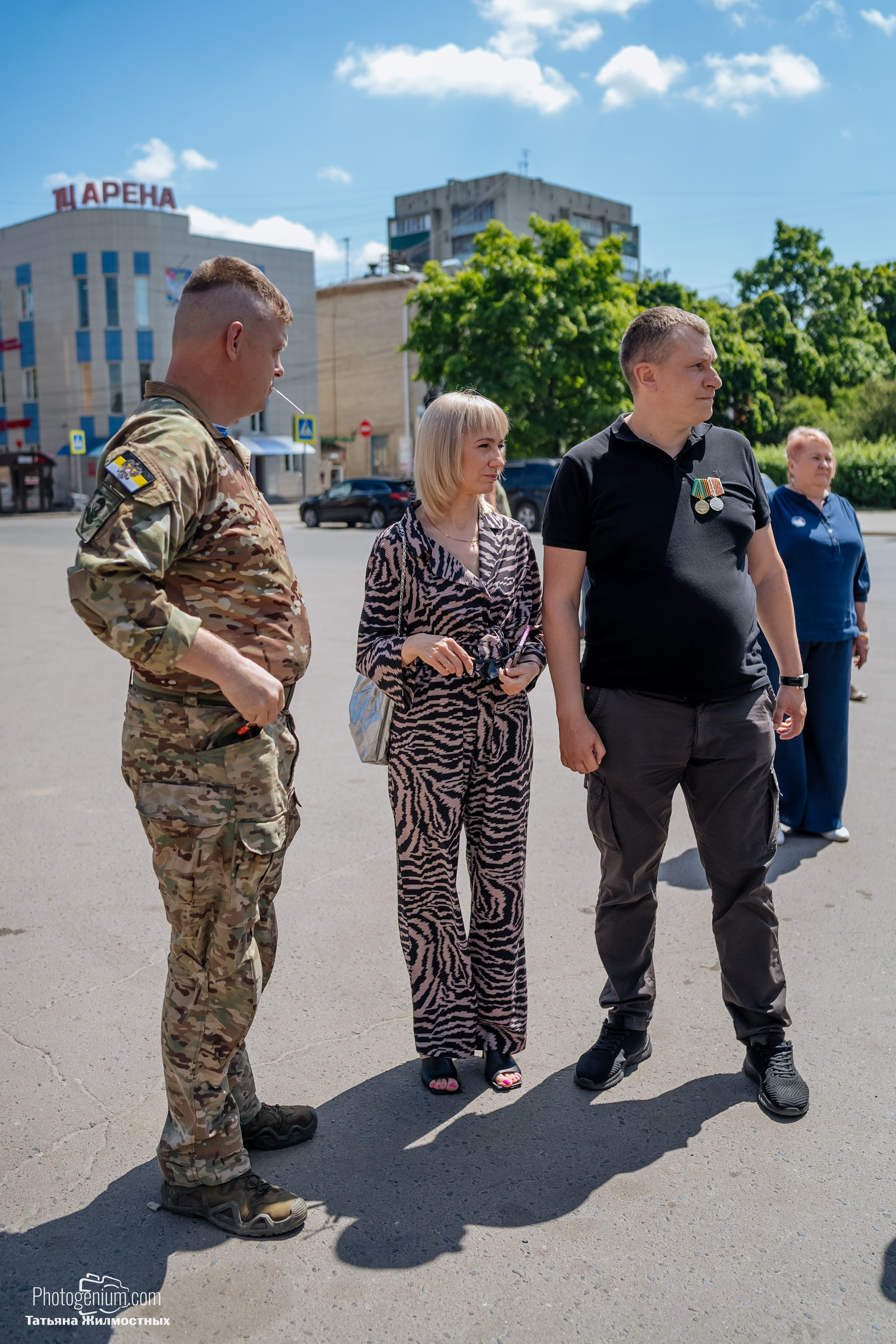 8 июня «Патриоты из Курска» сбор гуманитарной помощи у кинотеатра «Родина». Фотограф Нижний Новгород Татьяна Кейод