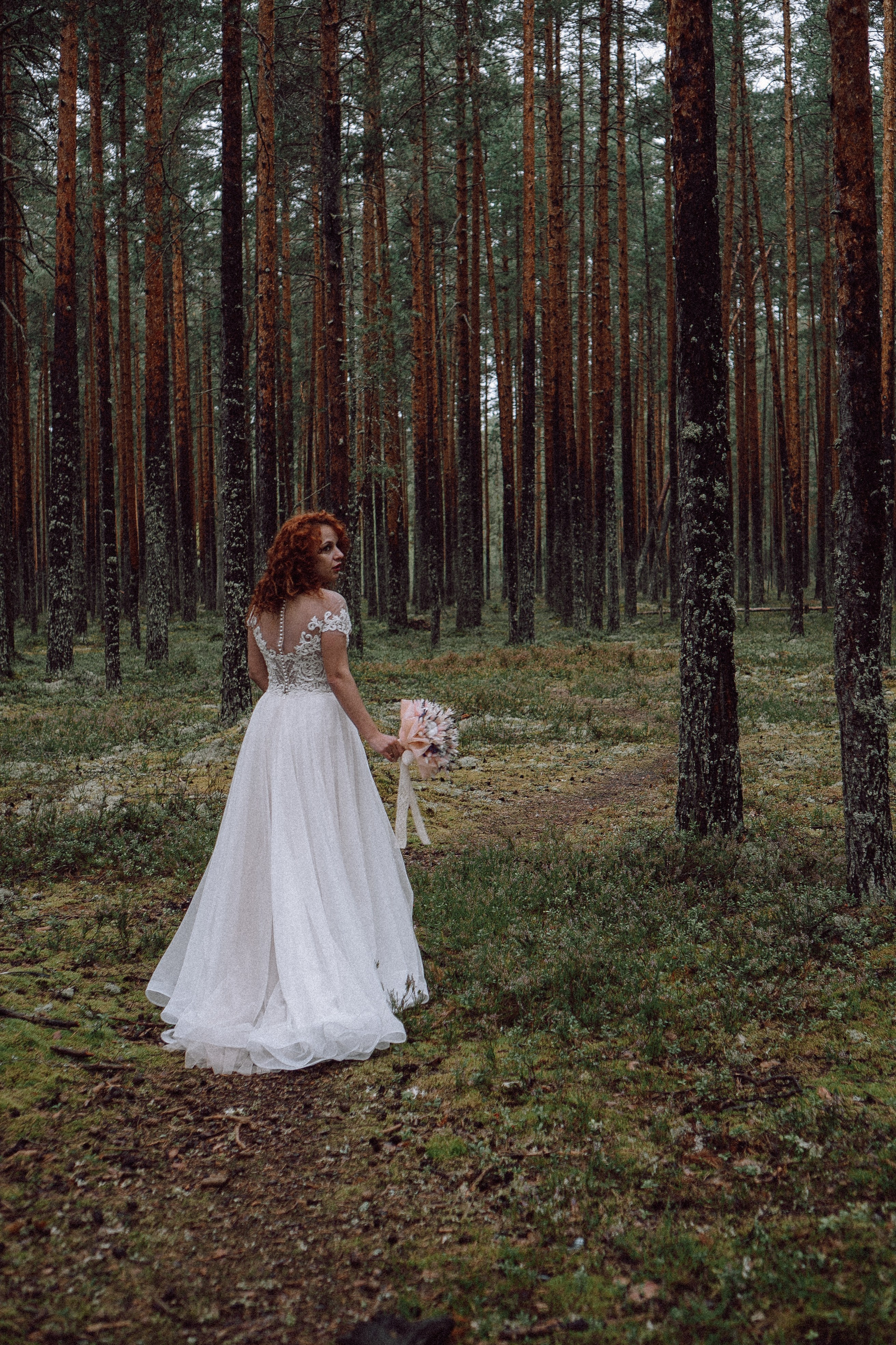 СВАДЕБНАЯ ФОТОСЕССИИЯ ПАРЫ В ГОРОДЕ ПРИОЗЕРСК В СОСНОВОМ ЛЕСУ И С ПИКАПОМ. Профессиональный фотограф, Санкт-Петербург — Виктория Богомолова