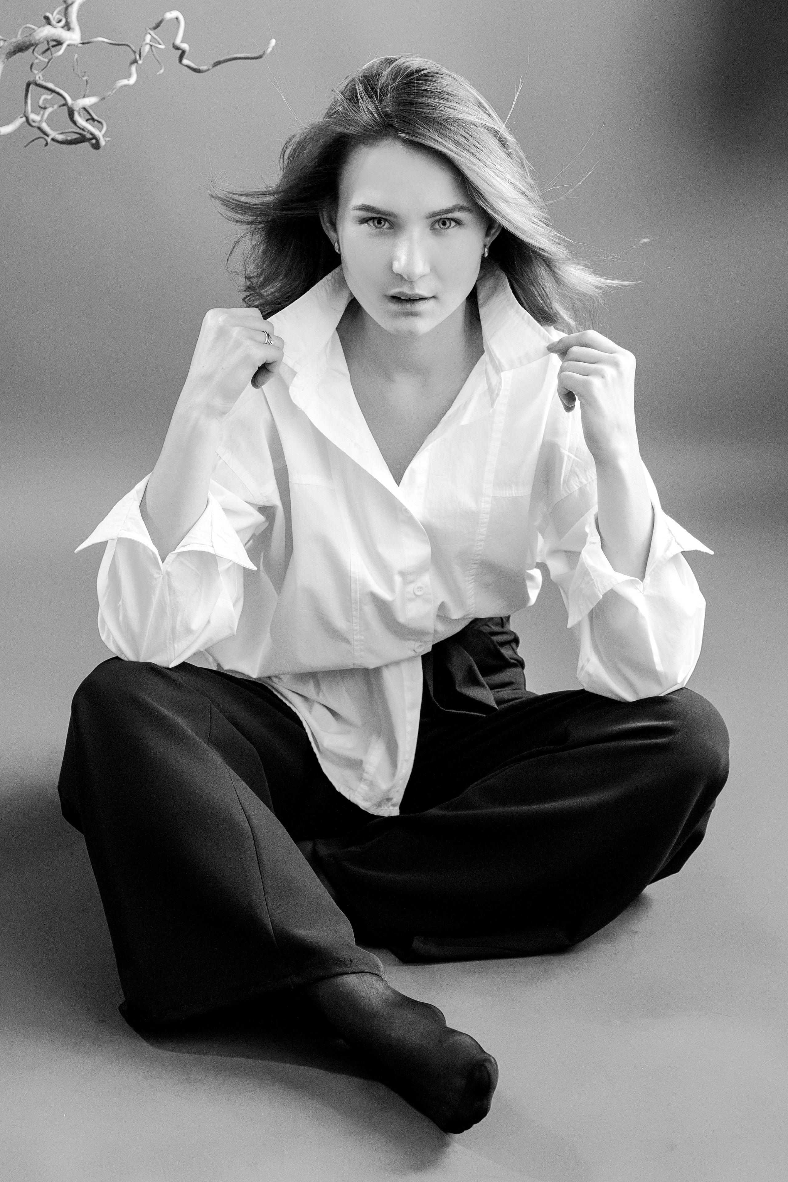 Фотосессия с Алиной в чёрно-белом стиле. Виктория Ларина — Портретный профессиональный фотограф в Иркутске