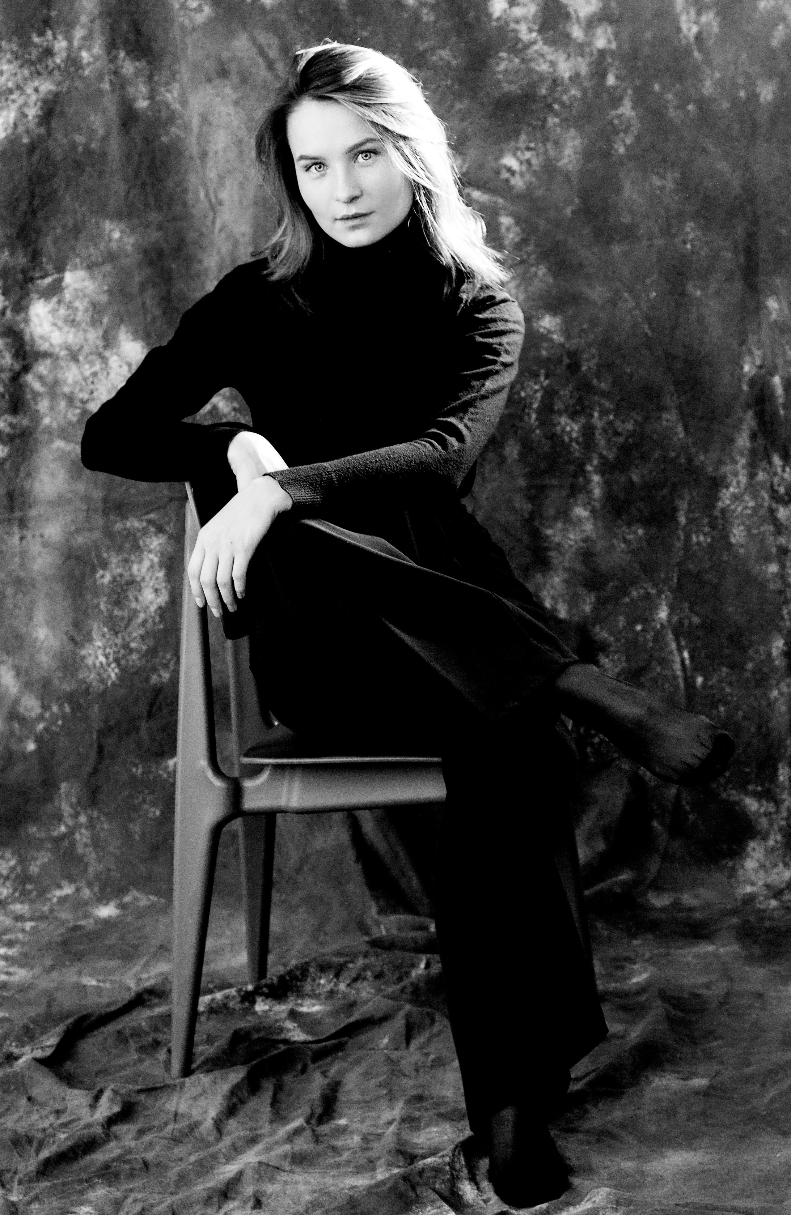 Фотосессия с Алиной в чёрно-белом стиле. Виктория Ларина — Портретный профессиональный фотограф в Иркутске