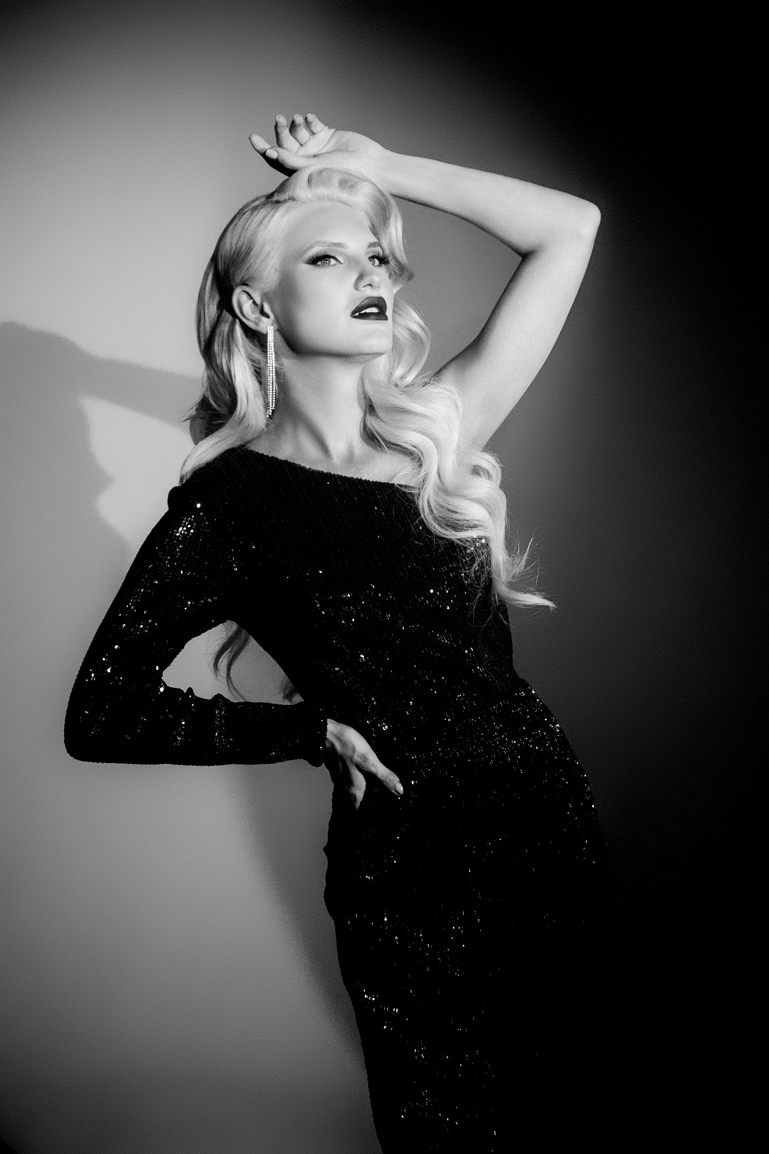 Творческая фотосессия на тему Лунный свет. Виктория Ларина — Портретный профессиональный фотограф в Иркутске