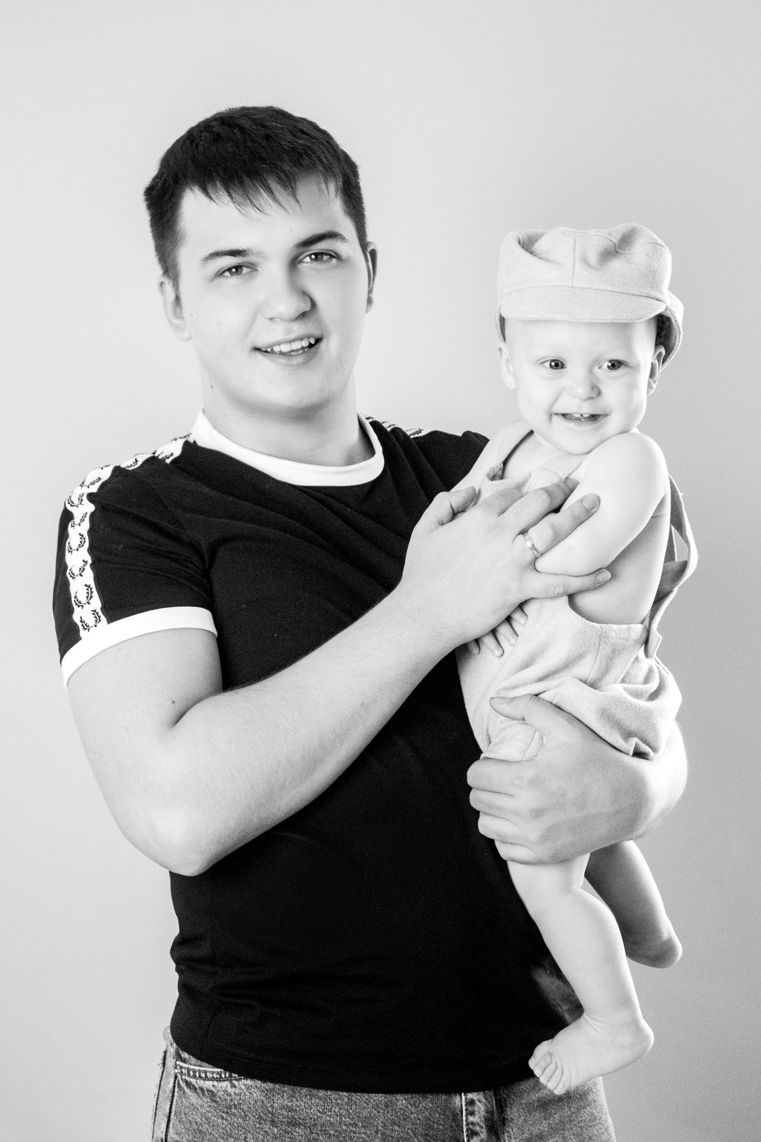 Мирон — 1 годик. «Вперед — к новым свершениям!». Виктория Ларина — Портретный профессиональный фотограф в Иркутске