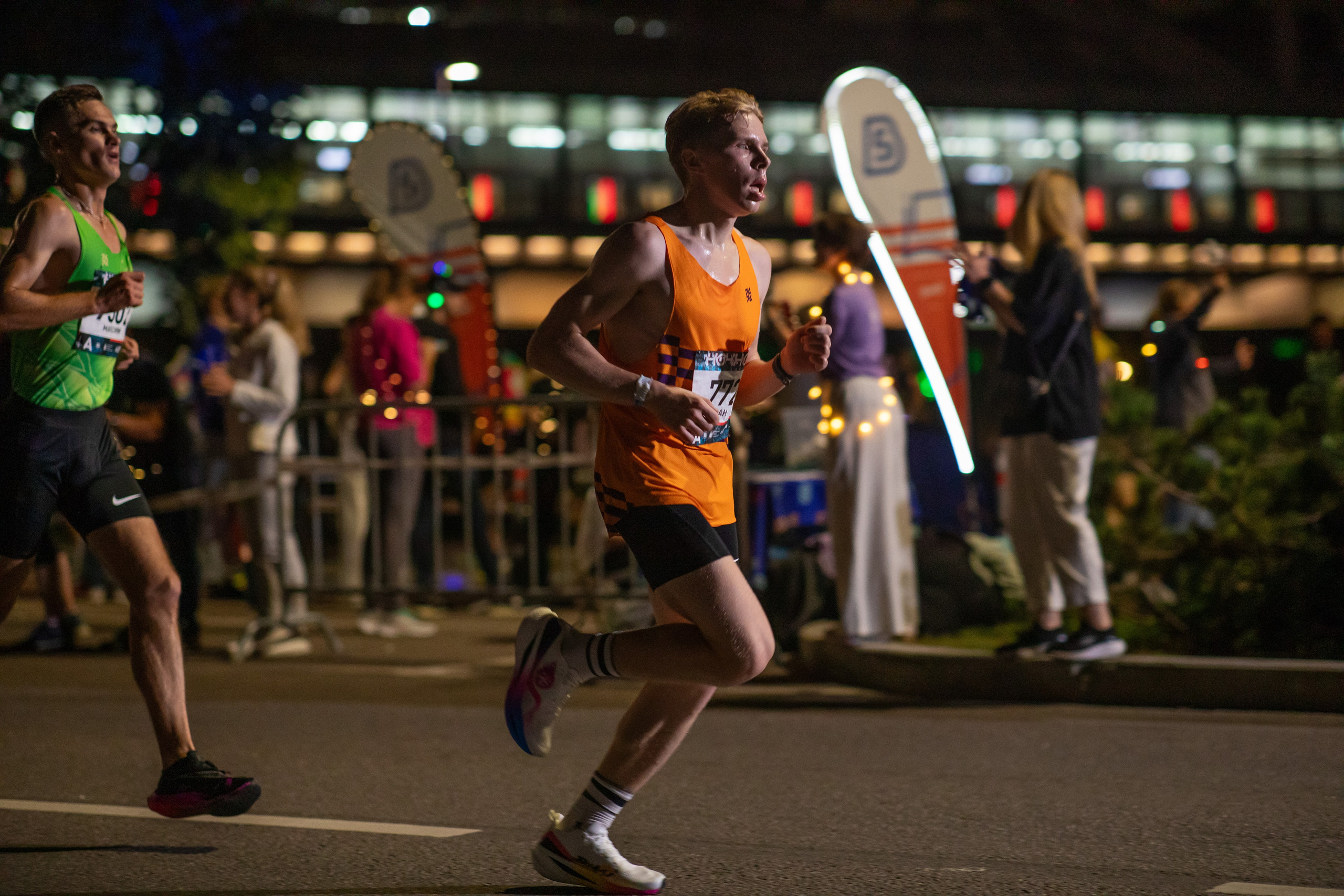 Самая крутая поддержка Ночного забега от 5 вёрст 03.08.24. Фотограф Сергей Ловкий