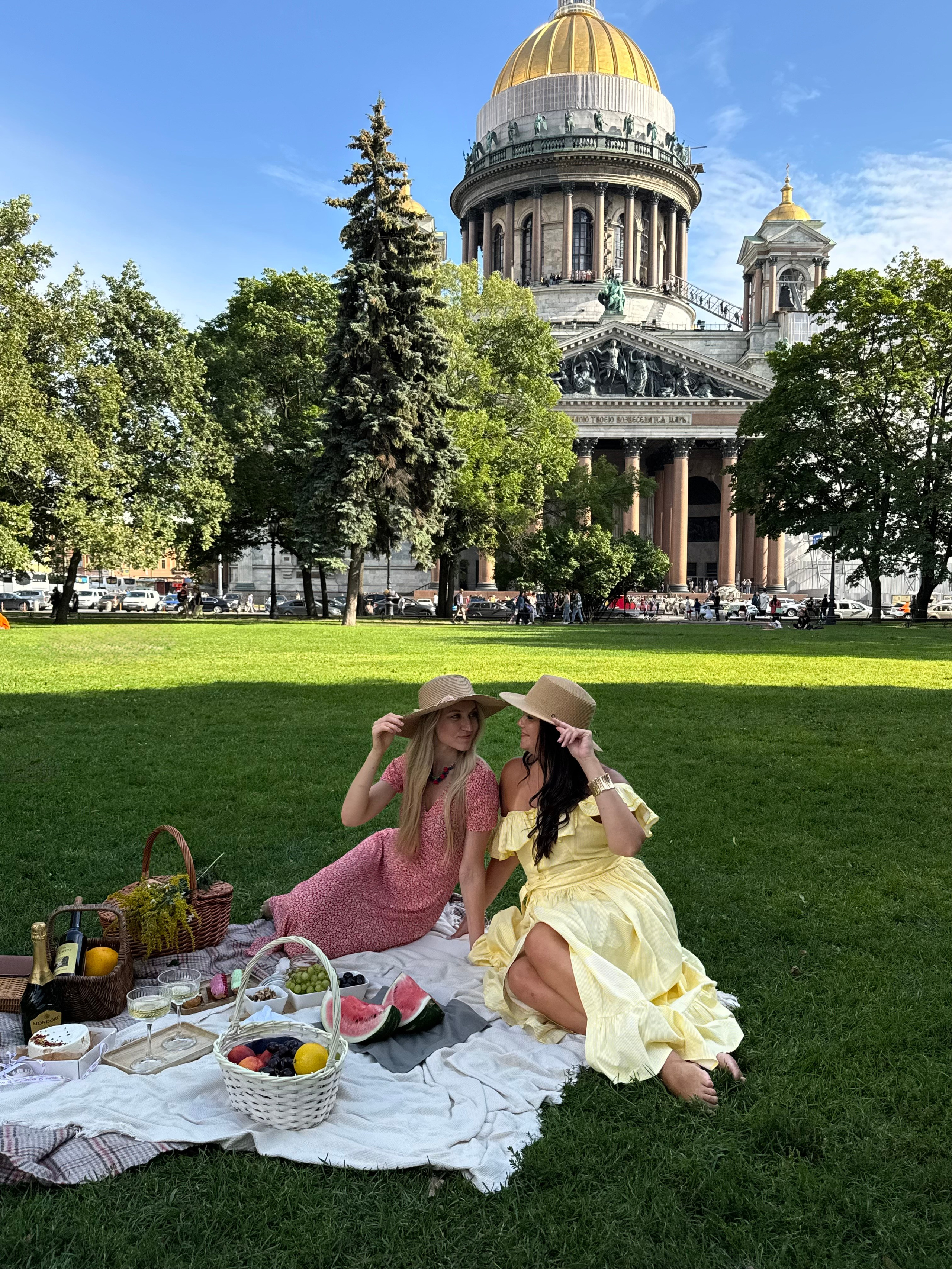 Пикник у Исаакиевского. Утонченный фотограф в Санкт-Петербурге Ксения Пелевина