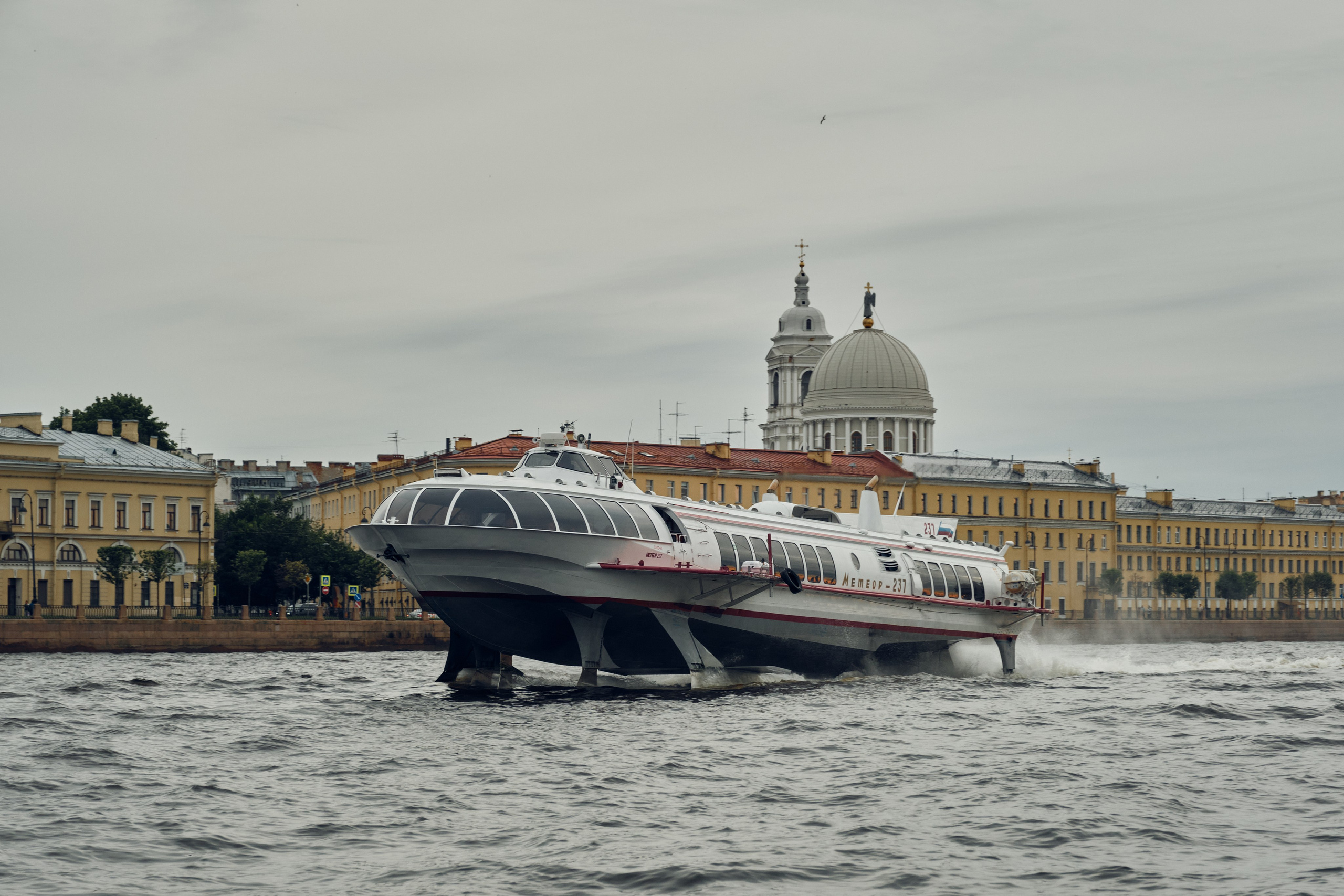 Санкт-Петербург. Фотограф портретный архитектурный лавстори будуар Санкт-Петербург Виктор Иванов