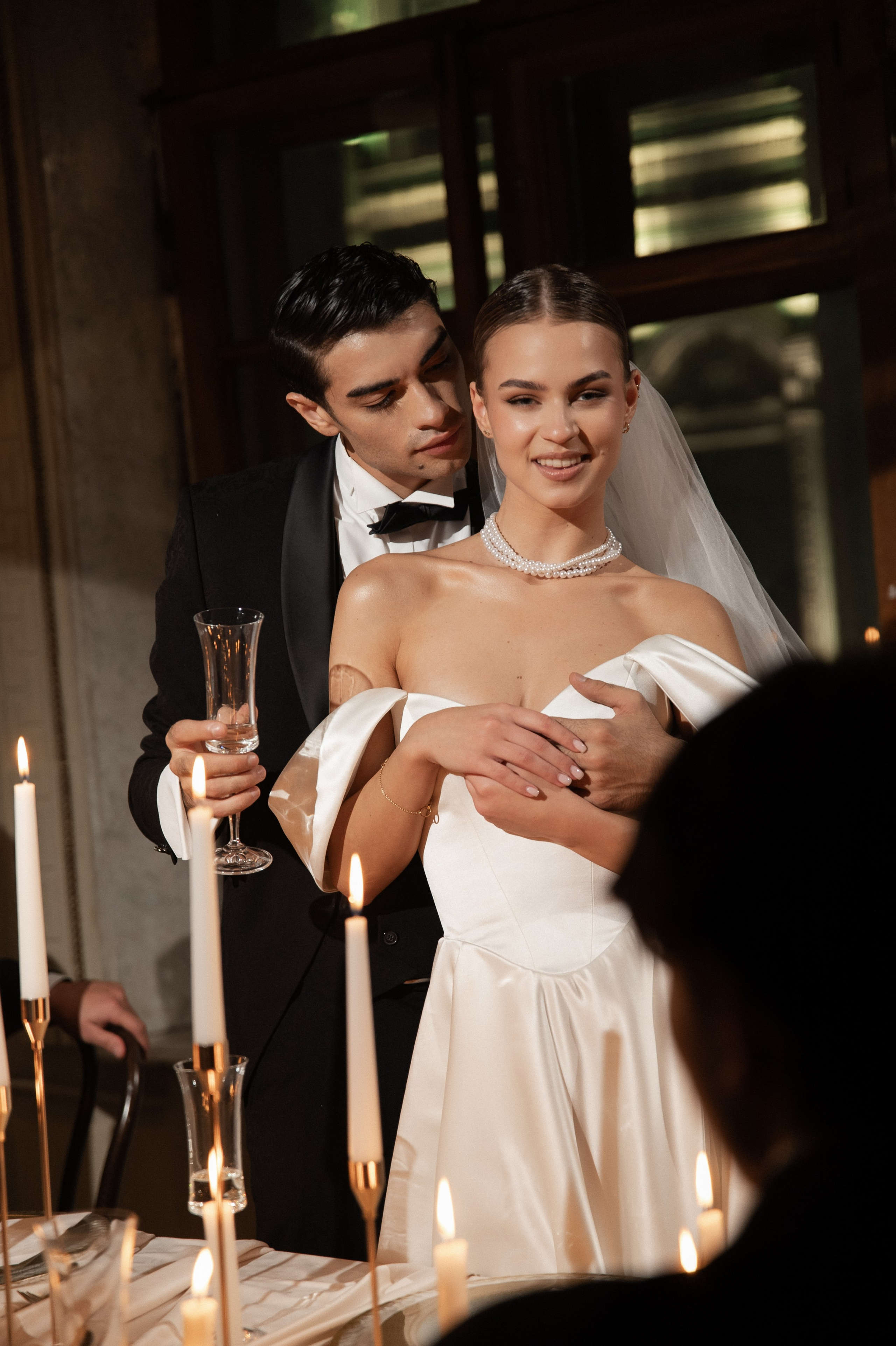 Камерный свадебный ужин при свечах в старинном особняке в фотостудии 21. Kult. Ярослава Ерина — свадебный фотограф в Москве