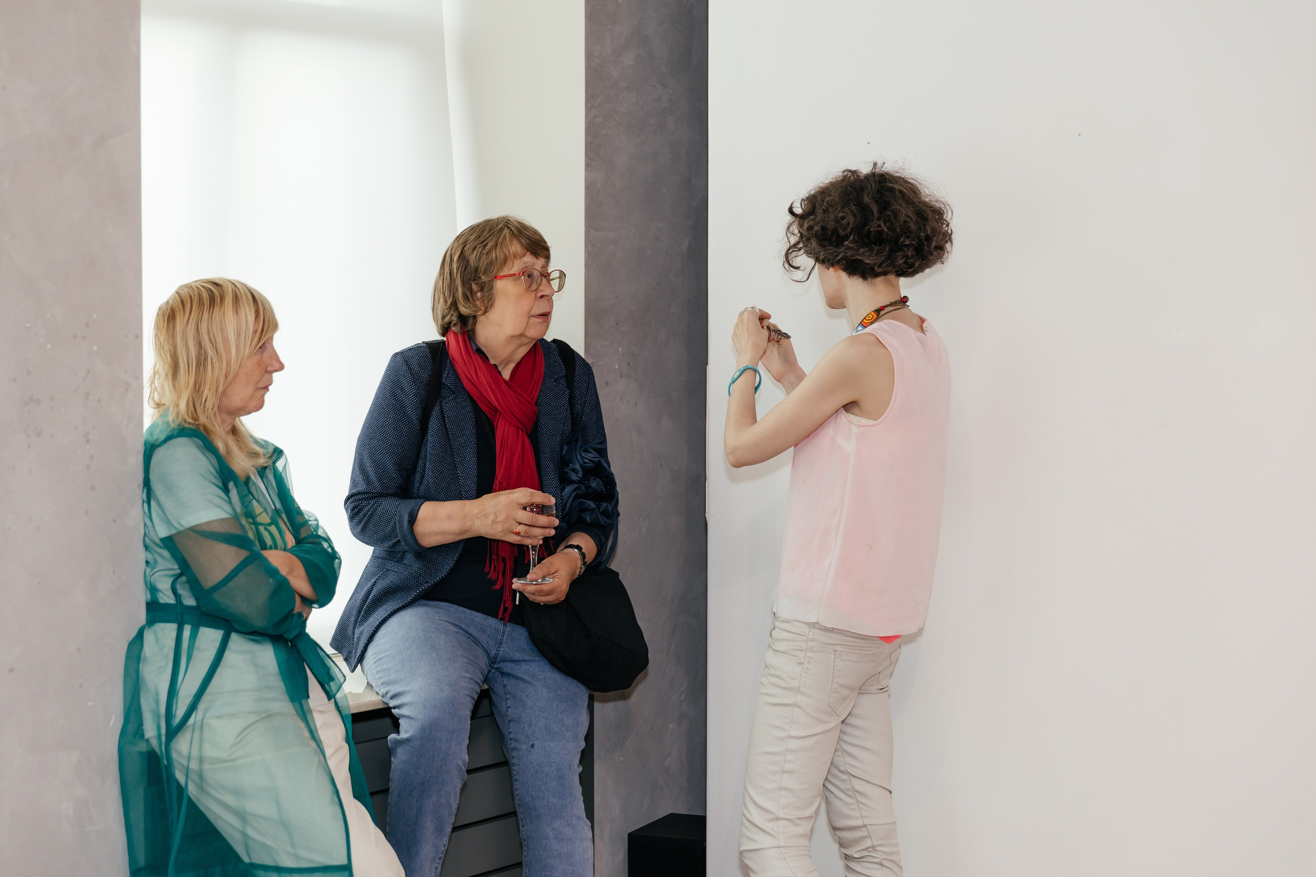 Выставка Лиры Алборовой «Цвет — это я». Свадебный и репортажный фотограф в Санкт-Петербурге Николай Голованов