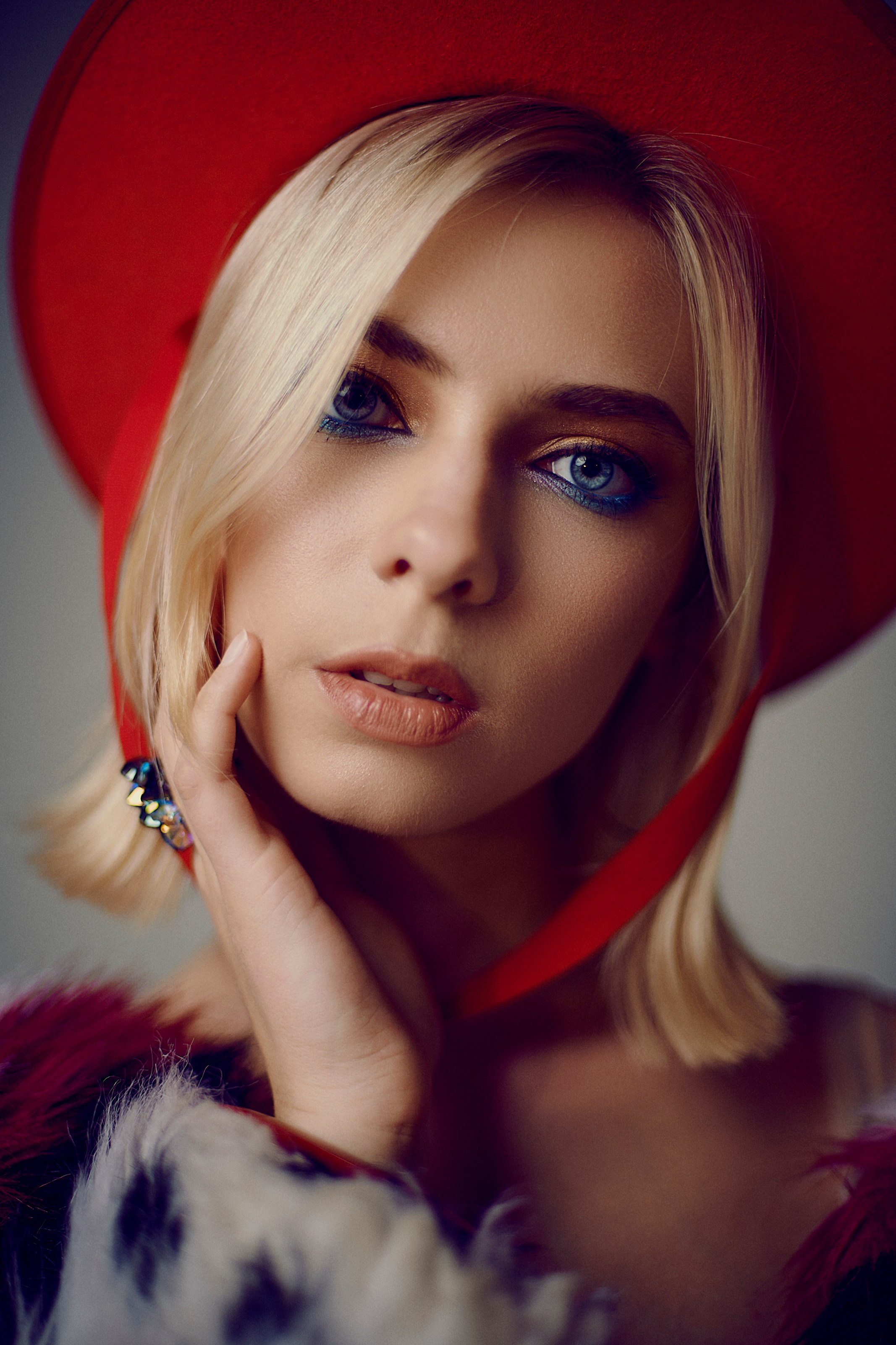 Single portraits. Photographer in Tokyo Anatolii Ozarto