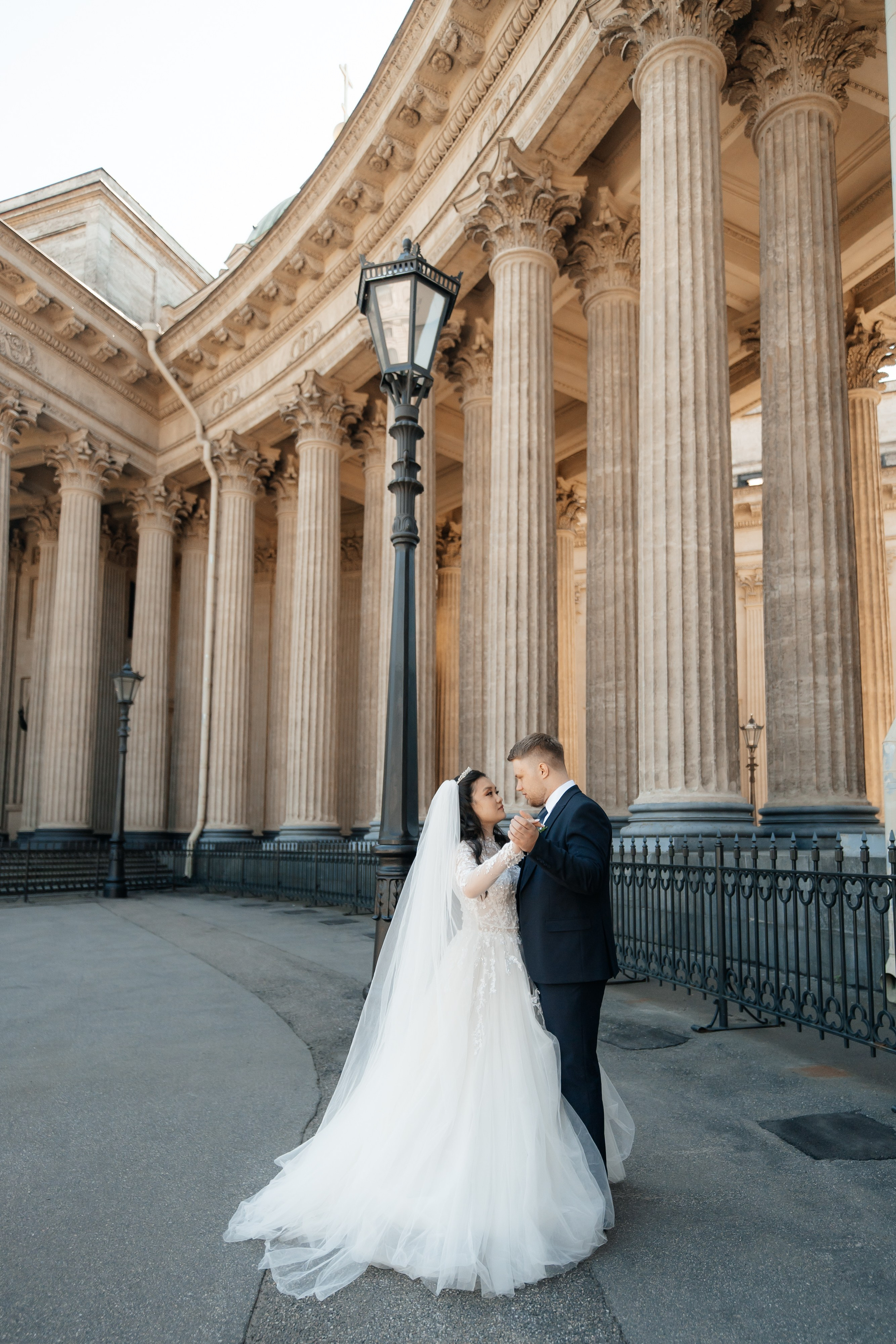 Красивые места для свадебной фотосессии летом в Санкт-Петербурге. Свадебный фотограф Александр Невский в Санкт-Петербурге