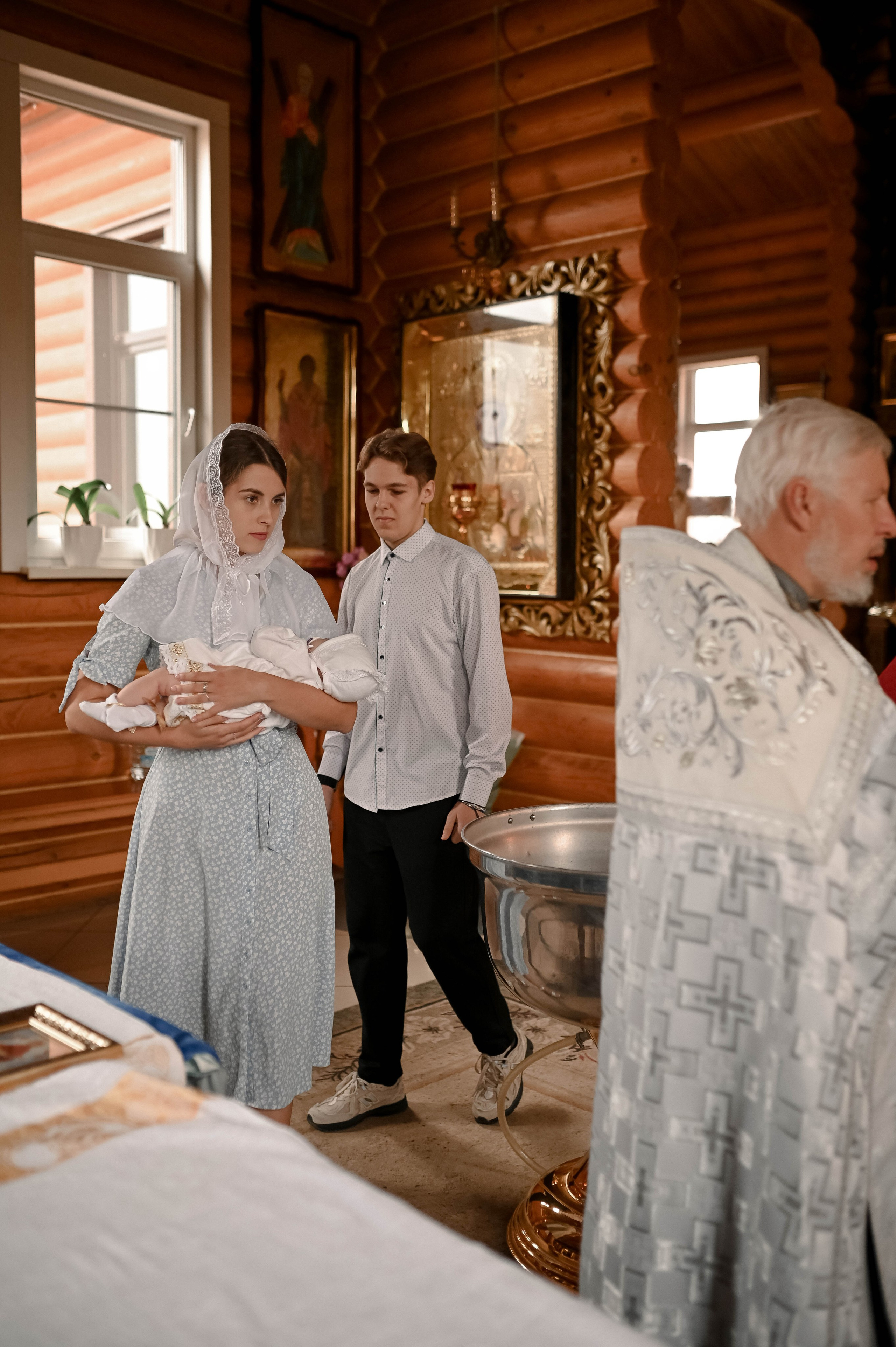 Таинство Крещение Василисы. Твой личный проводник к красивым фотографиям в Старом Осколе
