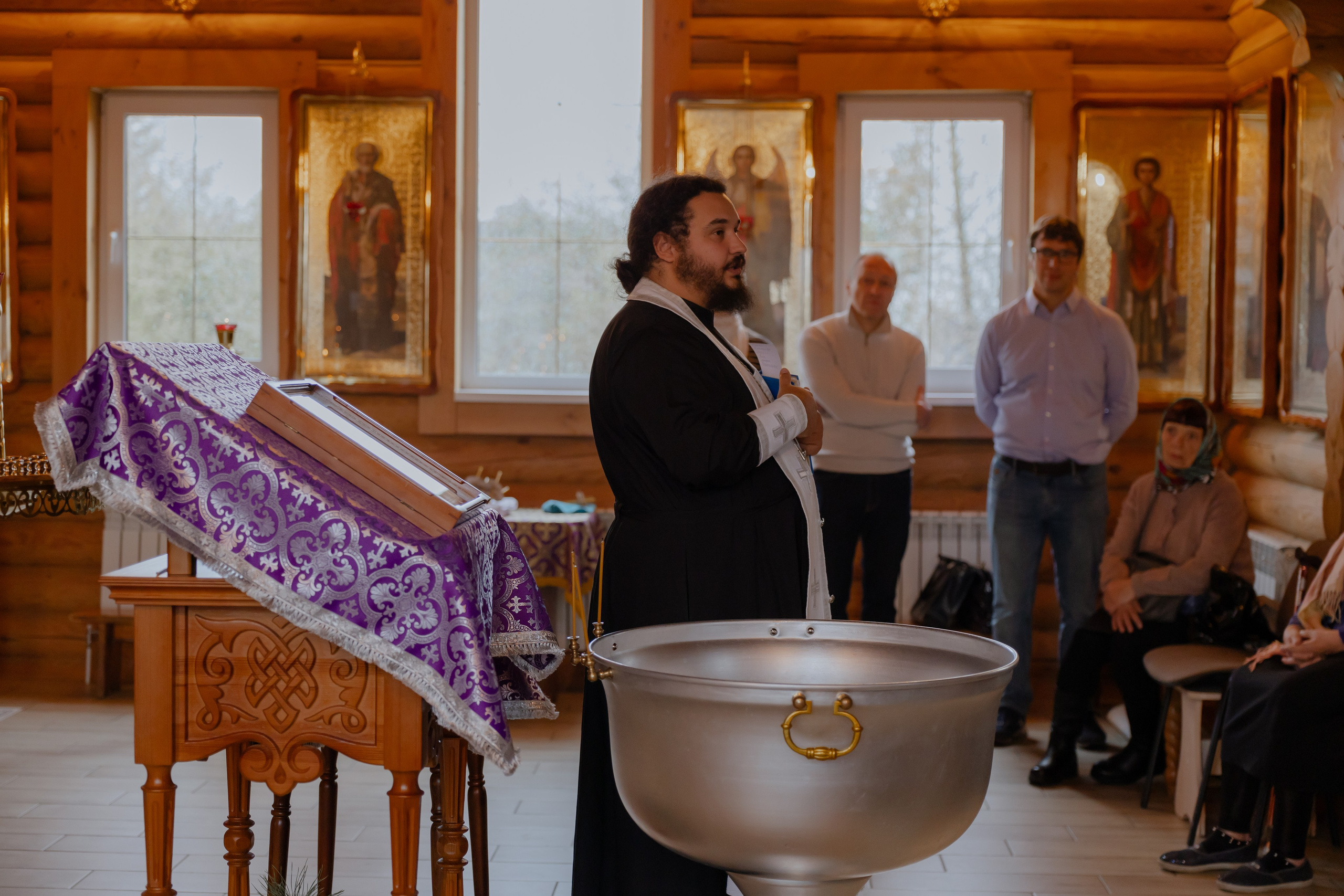 Крещение в храме Георгия Победоносца. Фотограф в Новосибирске Екатерина Васильева