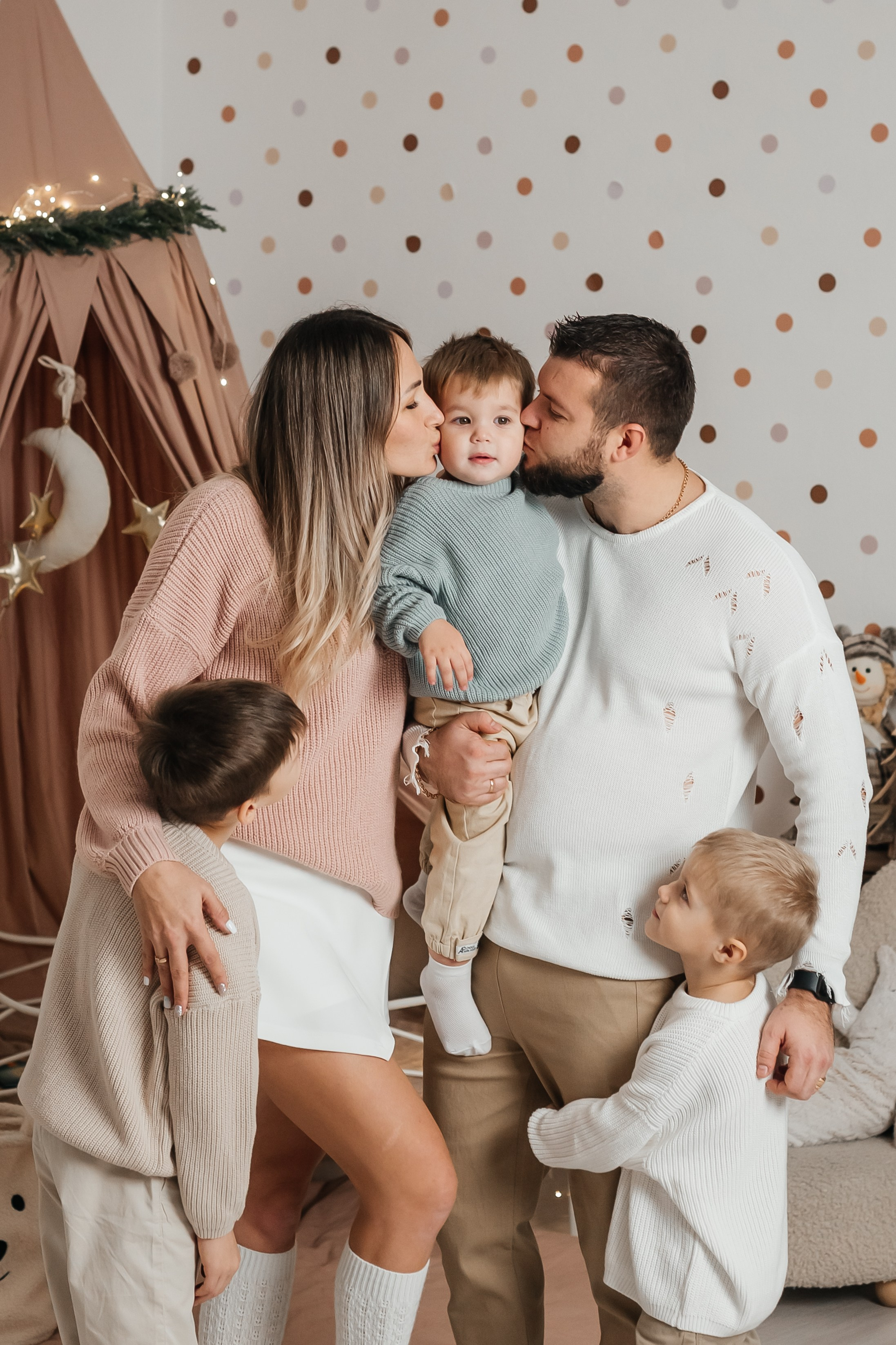 Семейная фотосессия. Фотостудия «Лайм». Фотограф Мария Новоселова. Сургут