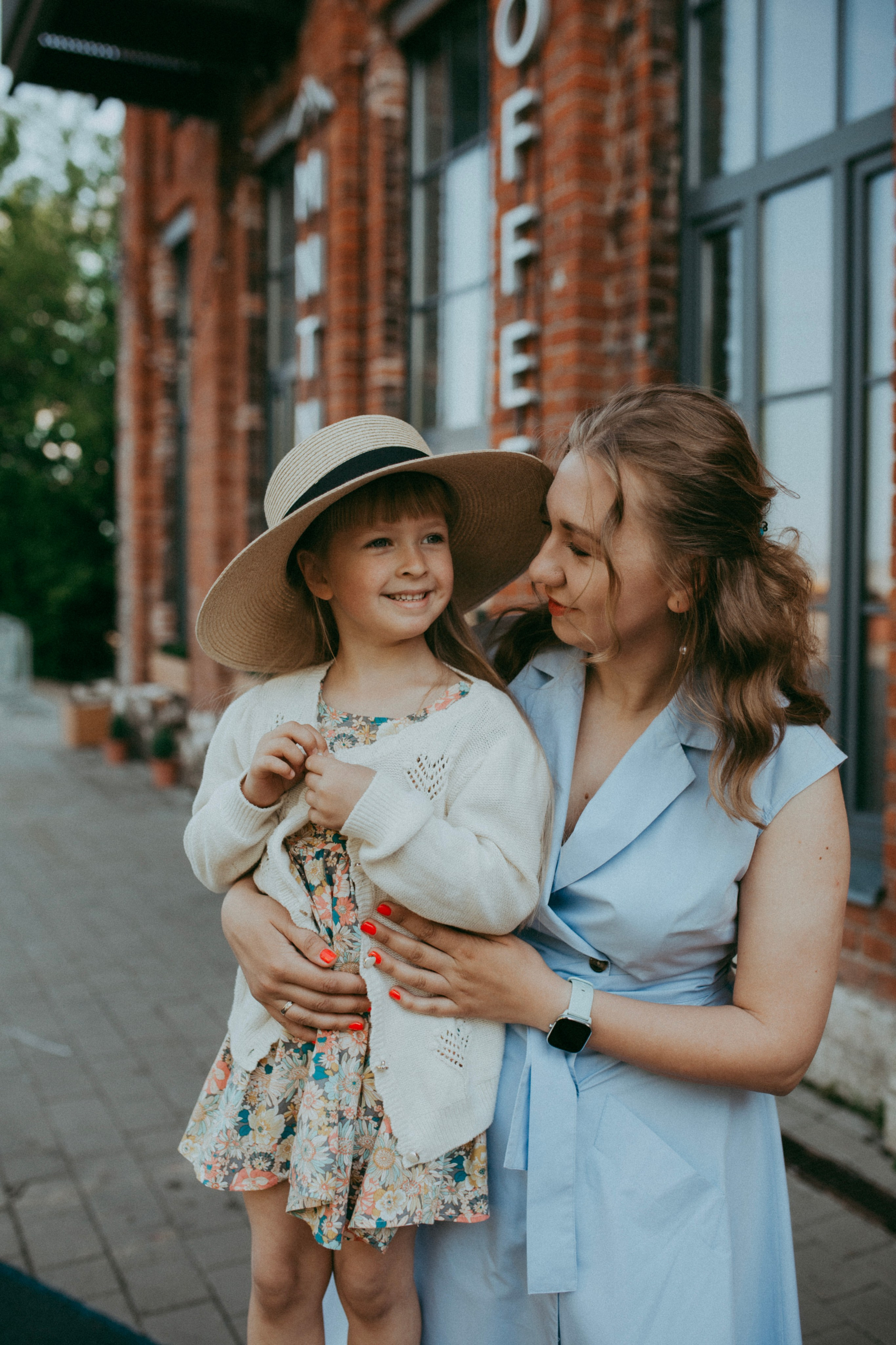 Наташа и Стеша. Севкабель. Семейный фотограф Санкт-Петербург Елена Корытцева