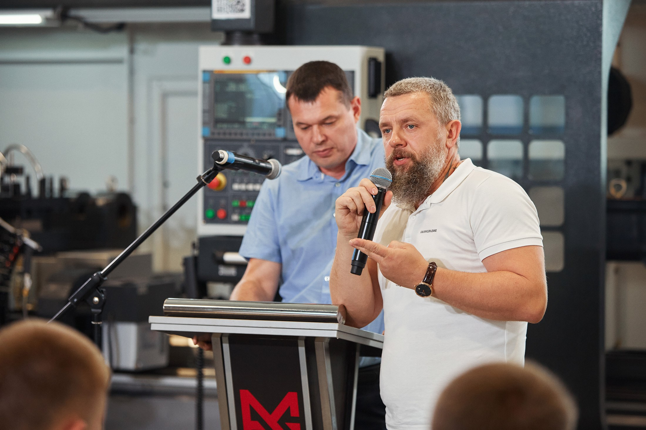 EMG / Международный форум / Презентация нового высокоточного станка. Антон Артюшин, портретный фотограф. Москва