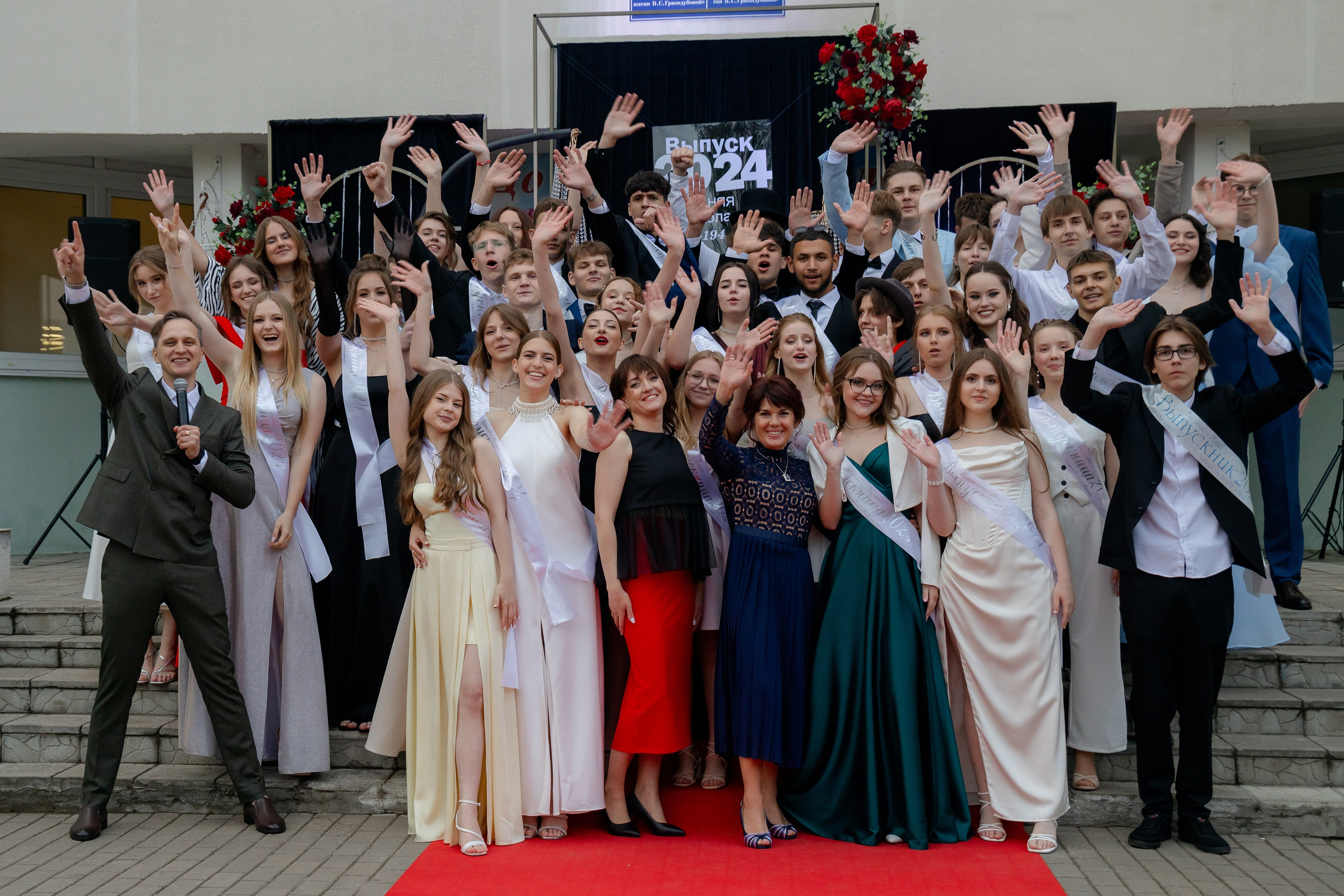 Школьный выпускной 2024 год в Соколе (Минск). Свадебный фотограф в Минске/Беларуси Сергей Спиридонов