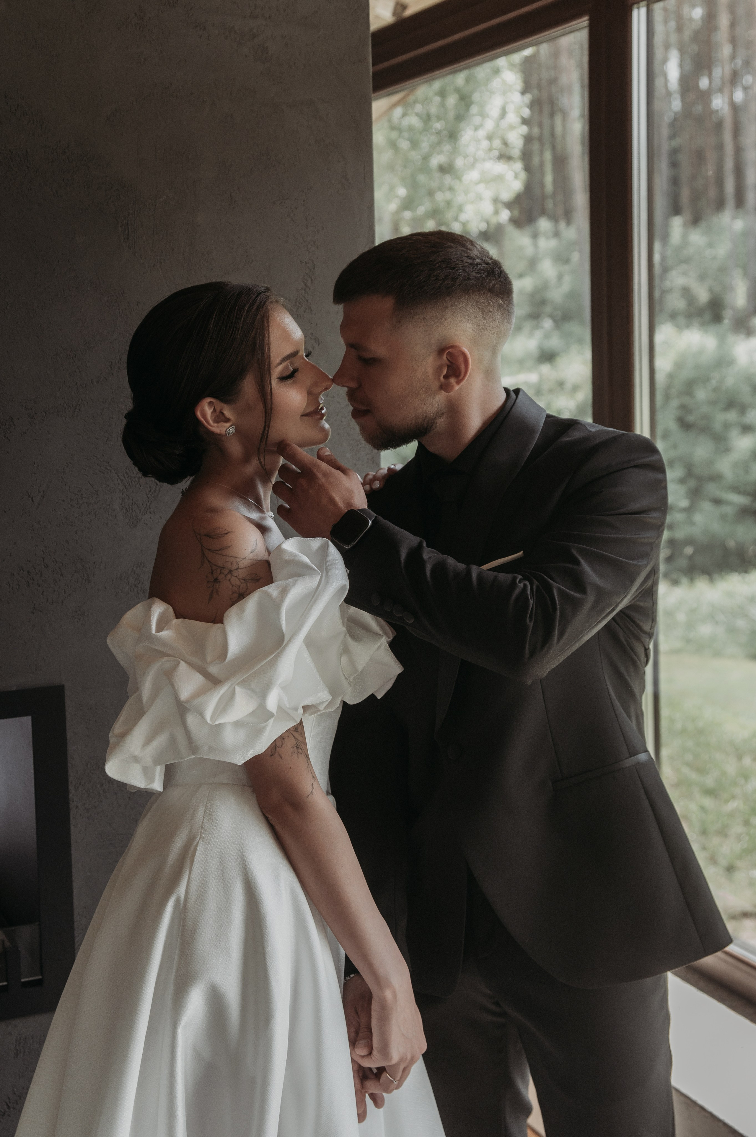 Свадебная фотосессия с утром невесты и красивым свадебным банкетом. Свадебный фотограф в Твери, Москве и Санкт-Петербурге Денисова Екатерина