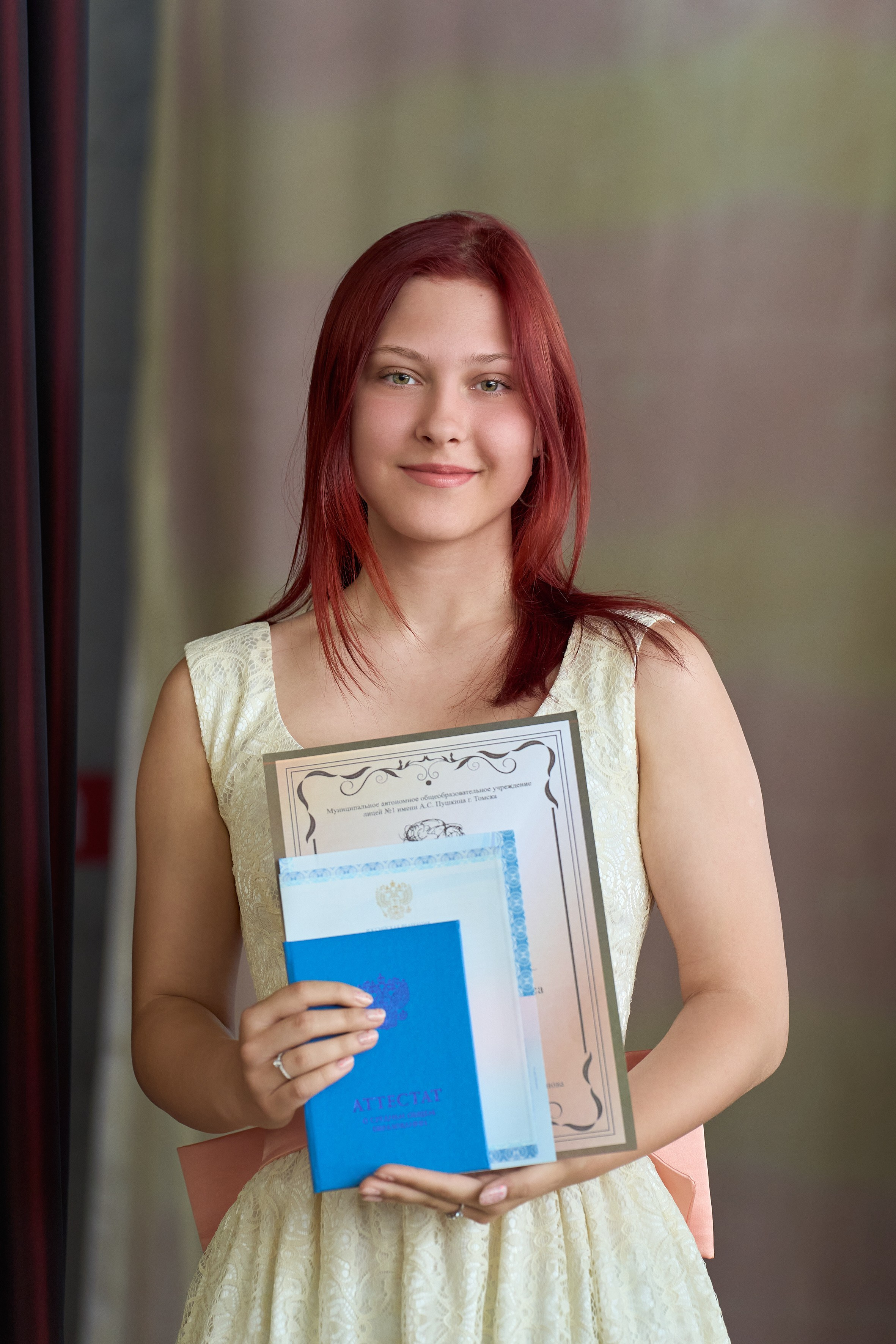 Вручение аттестатов 11 класс. Репортажный и портретный фотограф в Томске Ларионов Артём