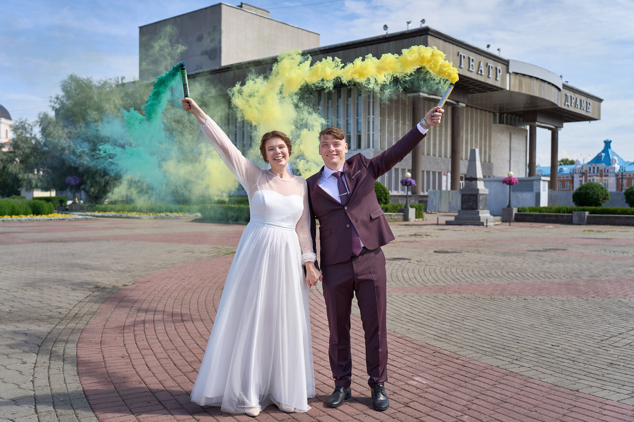 Прогулка после ЗАГСа. Репортажный и портретный фотограф в Томске Ларионов Артём