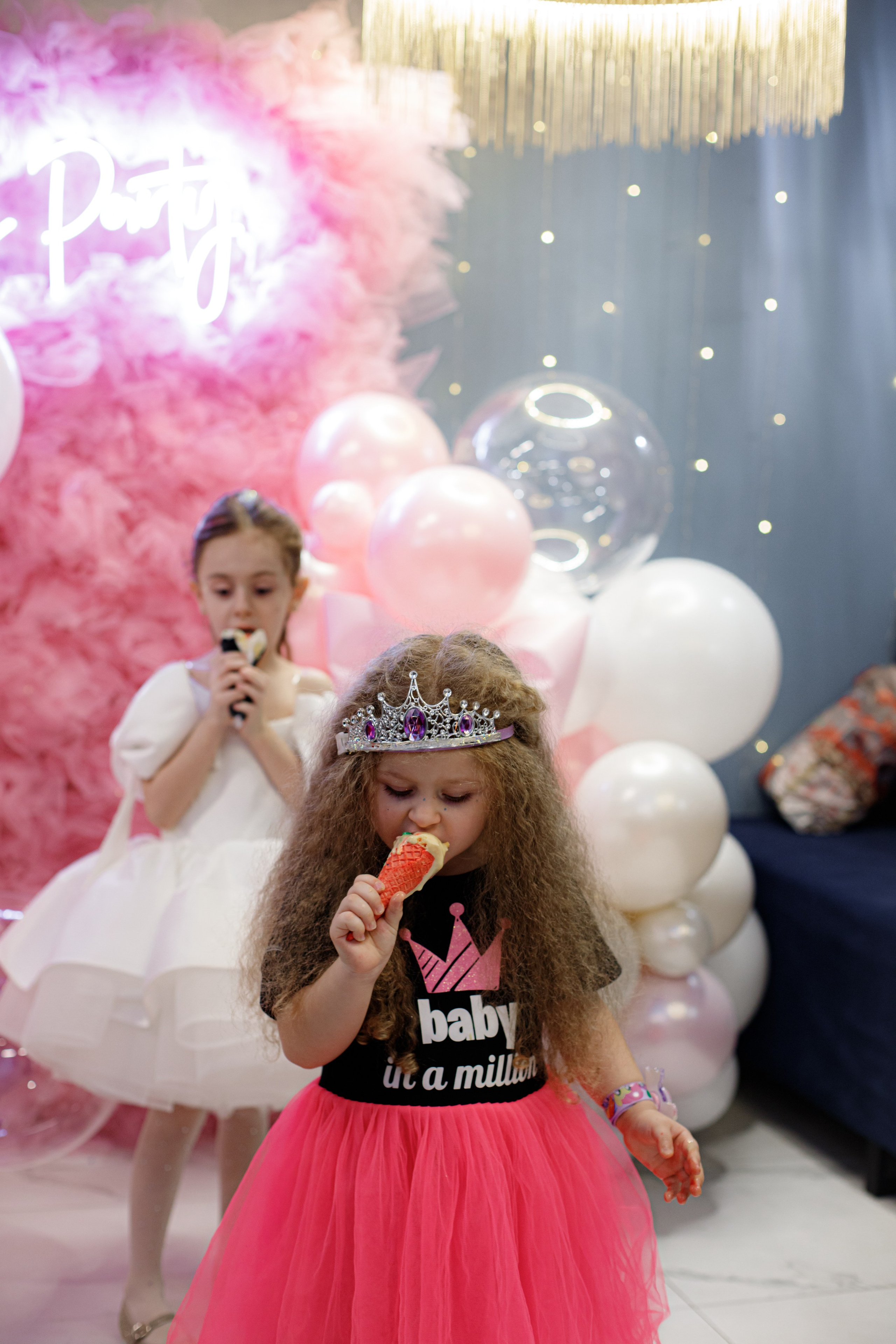 ASIA'S BIRTHDAY PARTY. Photokarish