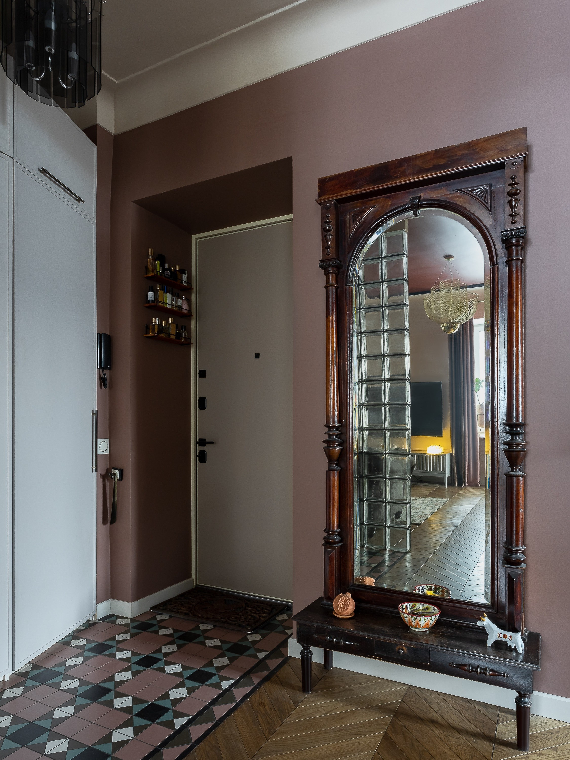 Винтажная квартира в доме начала века на Таганке. Главная