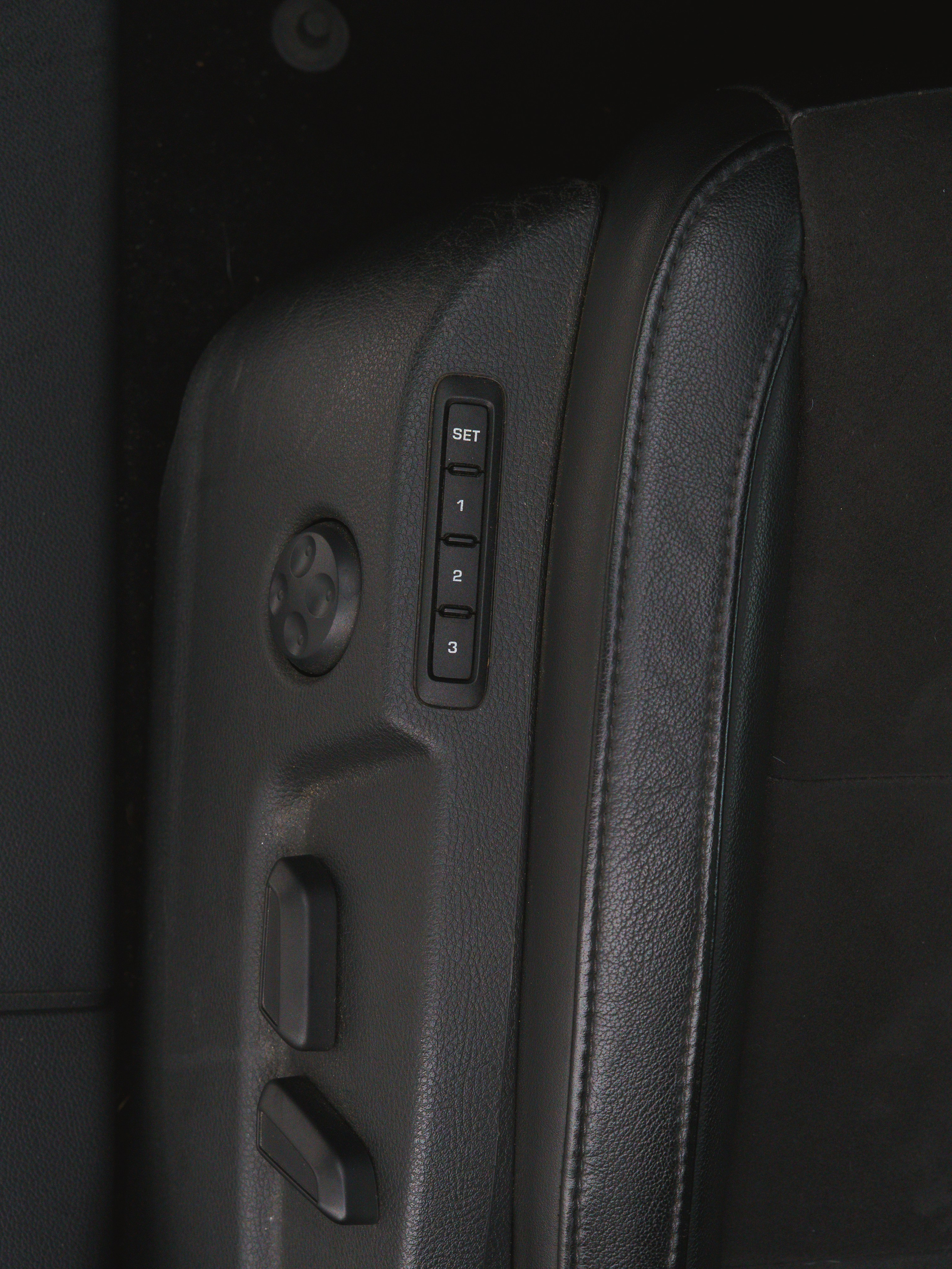 3 слота памяти сидения