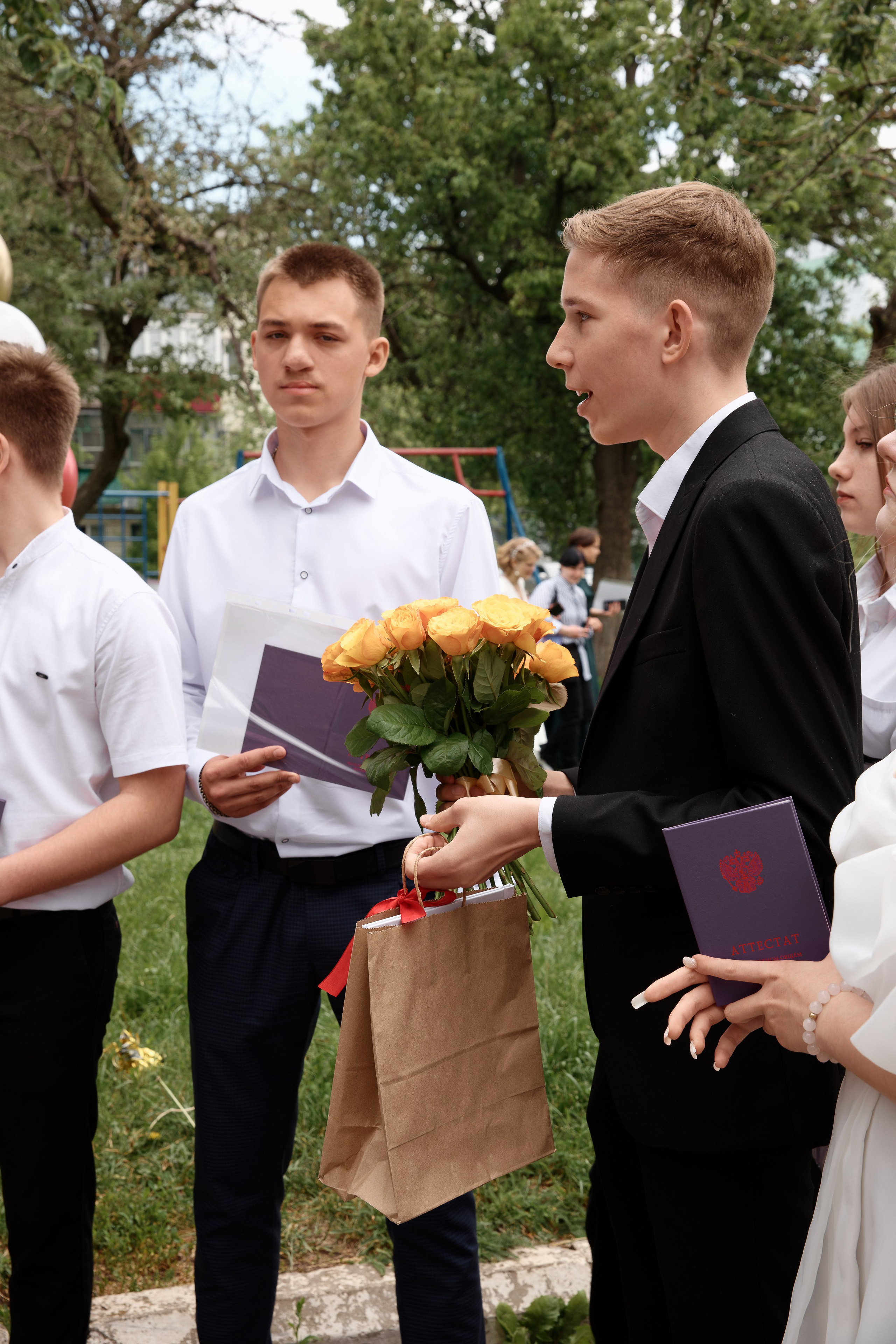 Вручение аттестатов Школа № 57. Семейный фотограф — Макс Белогрудов