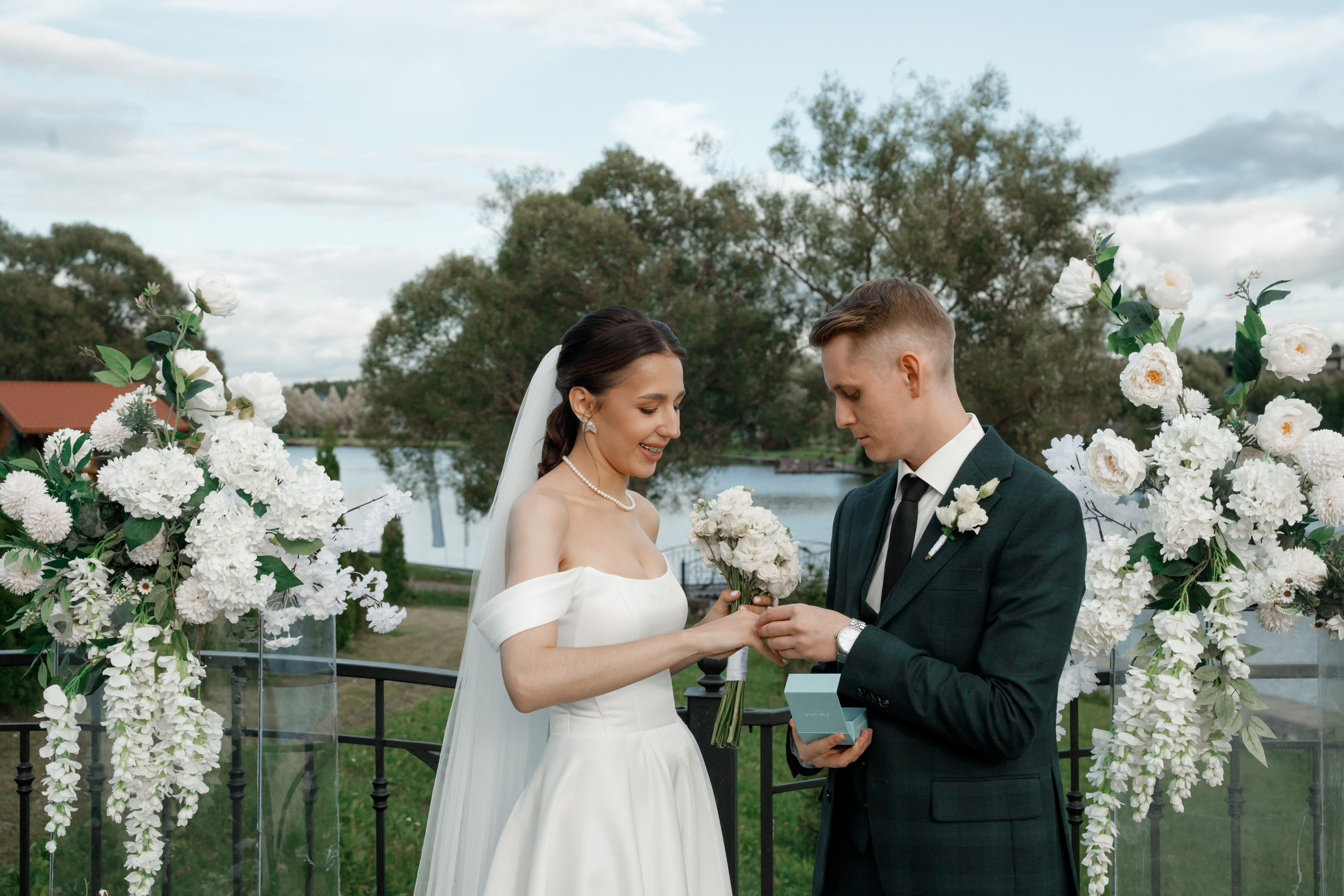 Регистрация в отеле Fish Point, ЗАГС Бутово, прогулка в Остафьево. Свадебный и репортажный фотограф (Москва, Королев и другие)