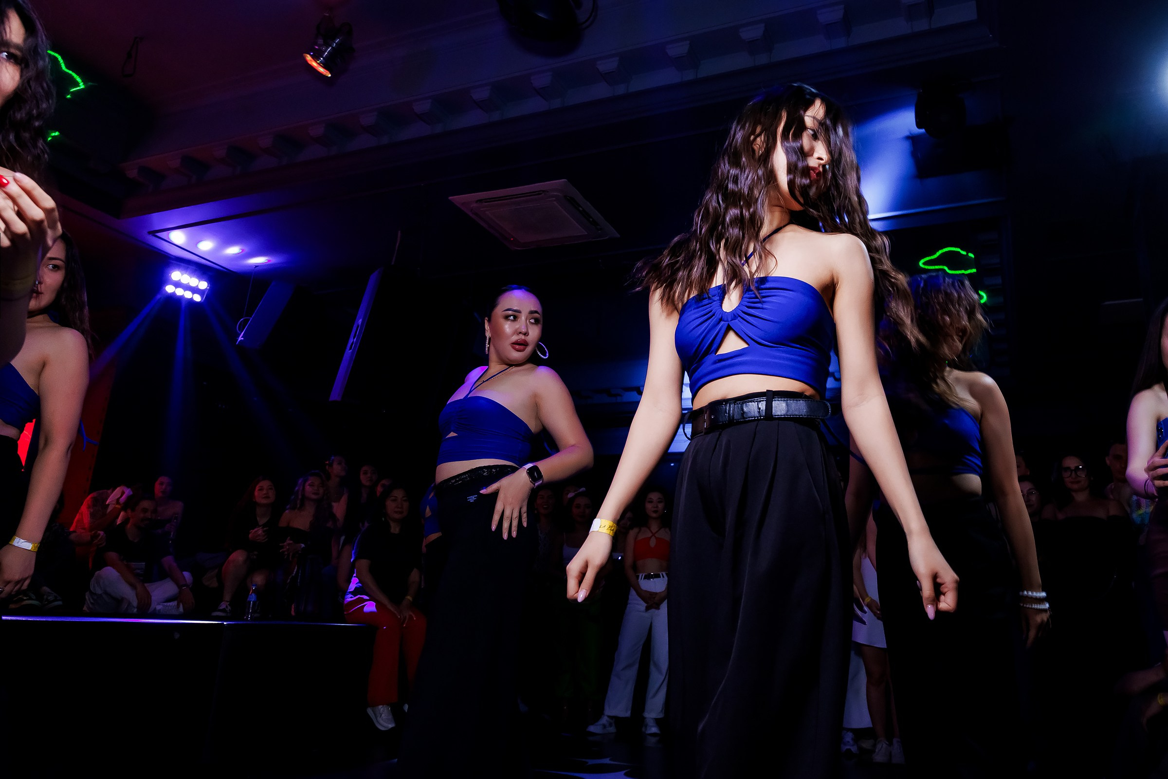 Bachata Party by Hola Dance. Репортажный фотограф в Алматы Каюпов Сержан