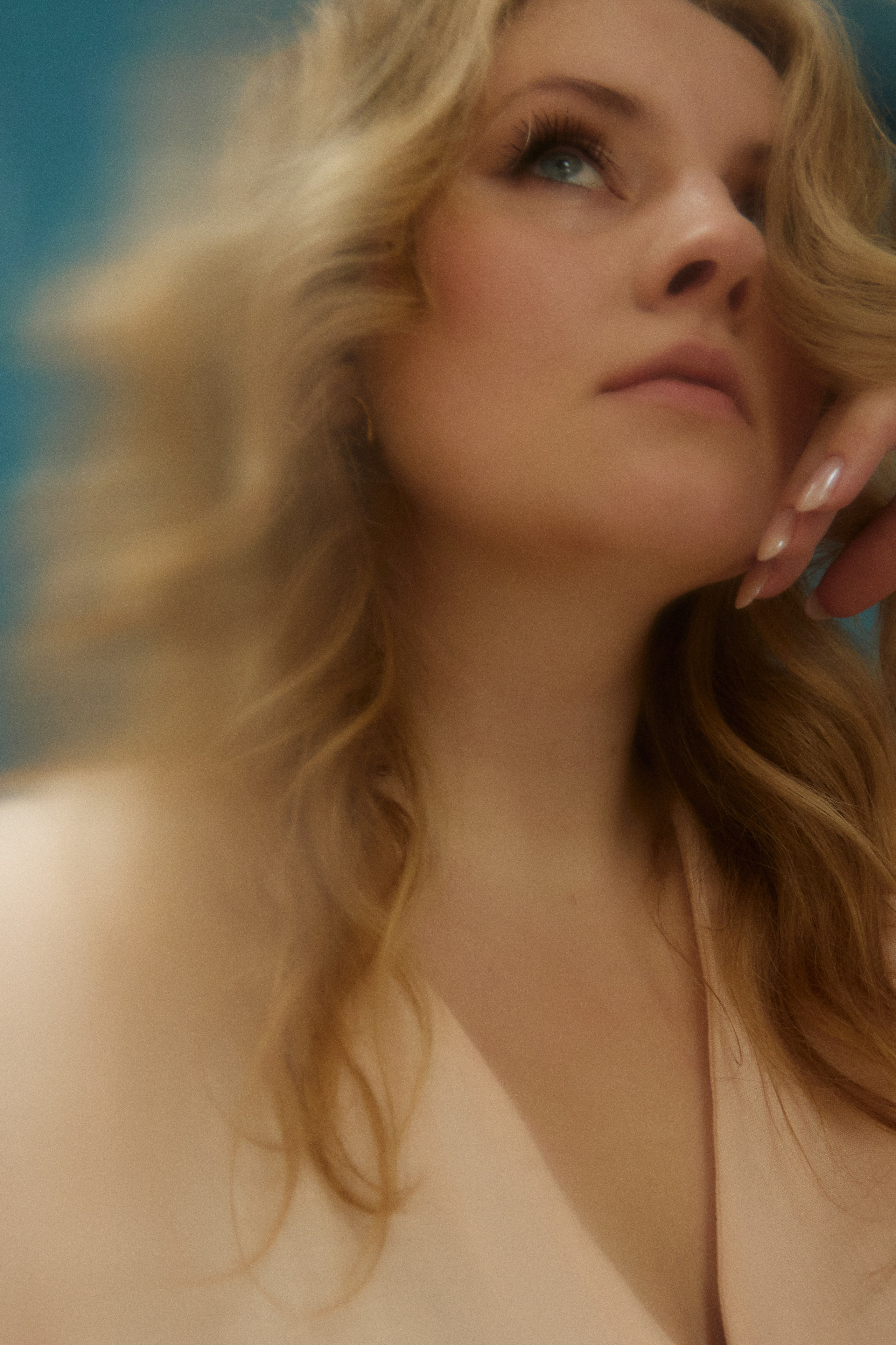 необычная фотосессия в студии, женская портретная фотосессия в Москве