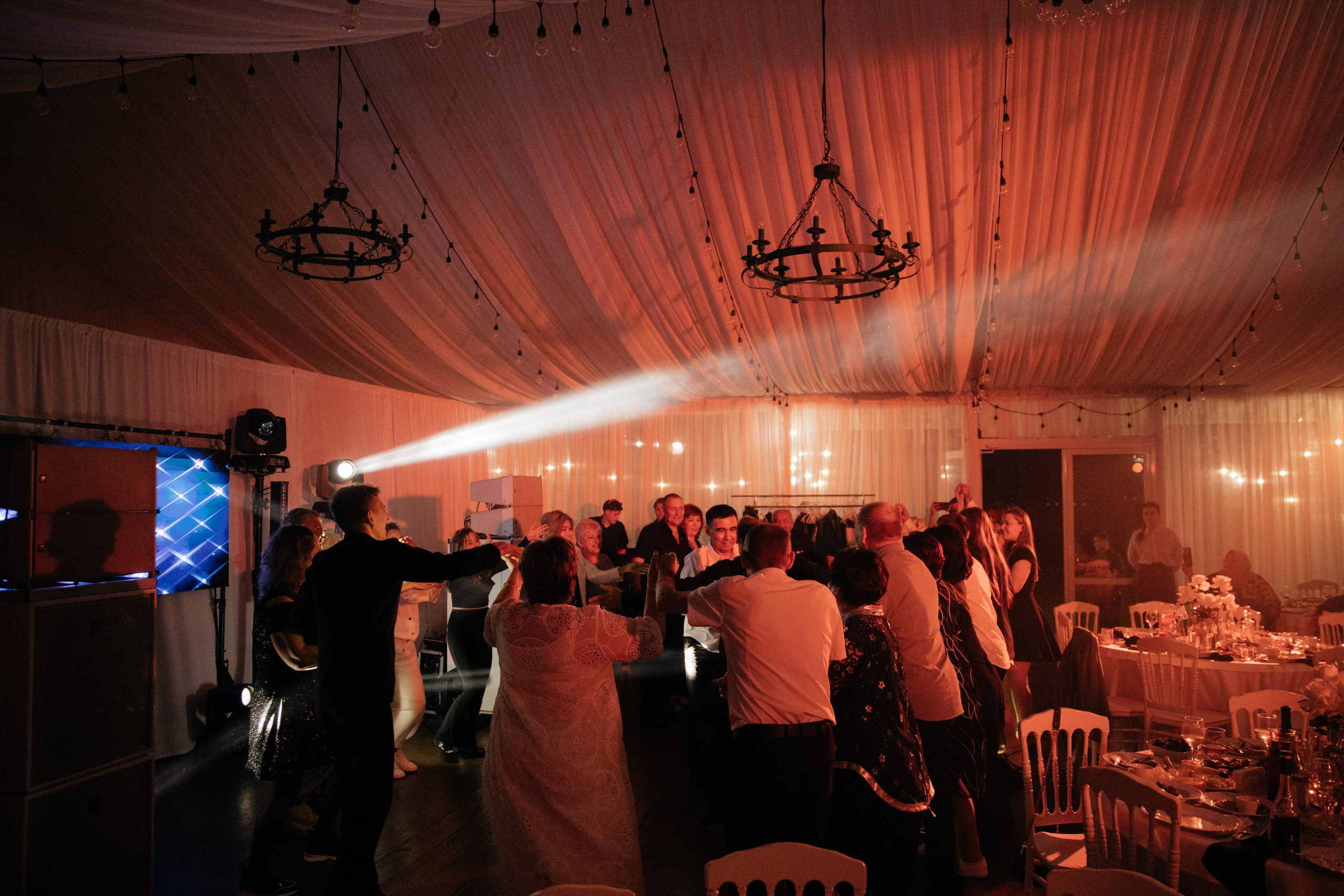 Александр и Адина. Фотограф Барнаул Полина Теплова