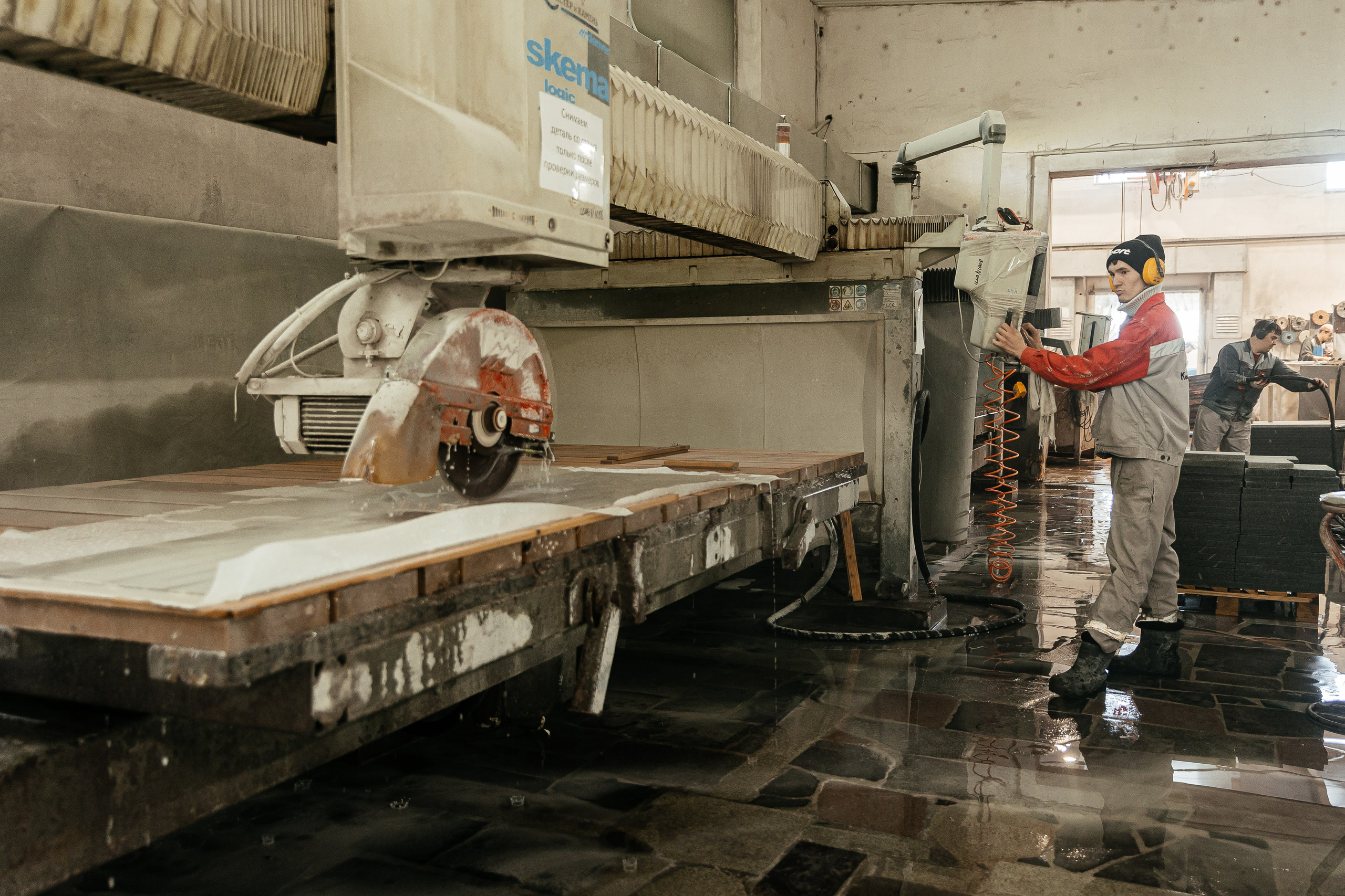 Камнеобрабатывающий завод. Ваш самый лучший фотограф!