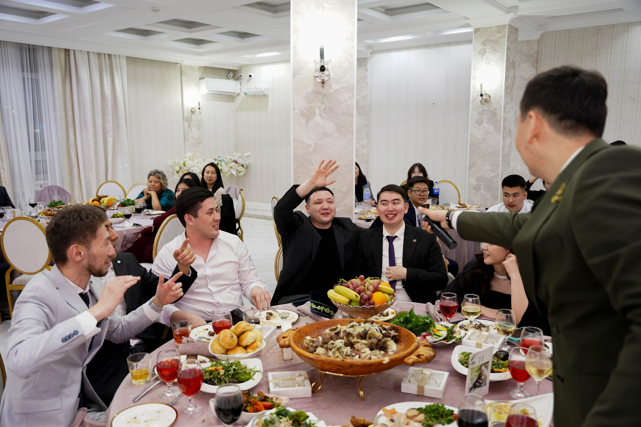 Dana uzatu. Фотограф Ернар Ержанов