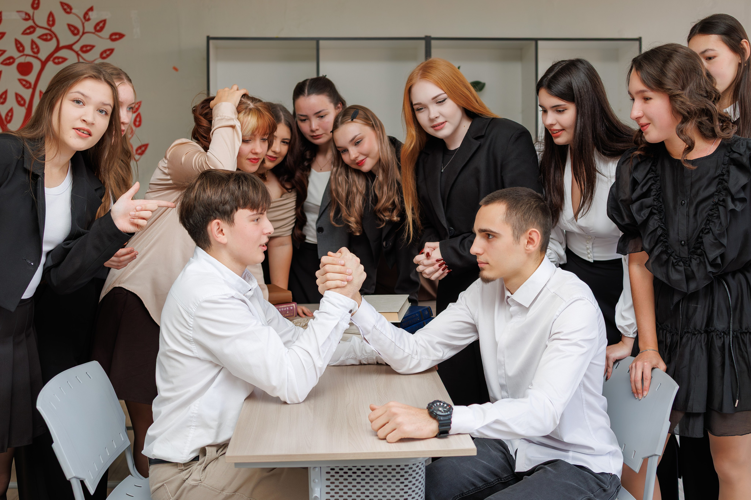 Позы для школьной фотосессии. Фотограф Медногорск Кувандык Оксана Шерехода свадебные, семейные, индивидуальные, школьные фотосессии. Печать фотоальбомов