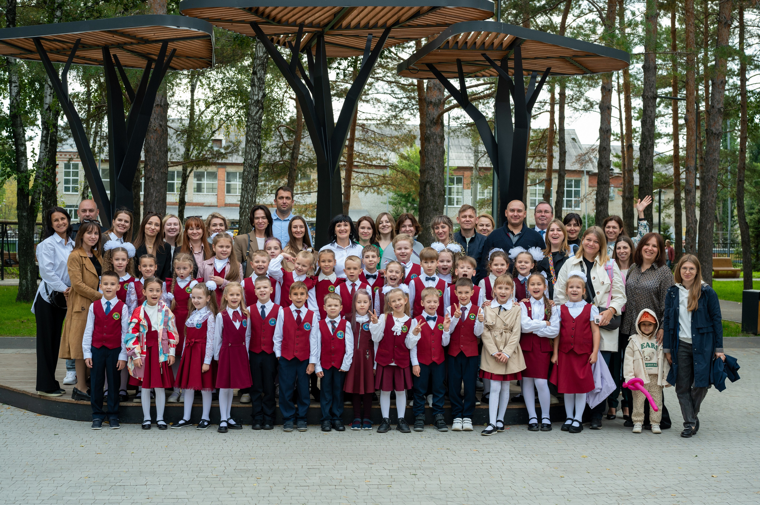 1 сентября 16 гимназия 2 класс (линейка + в классе+ на улице). Фотограф новорожденных, семейный детский в Тюмени Татьяна Морозова