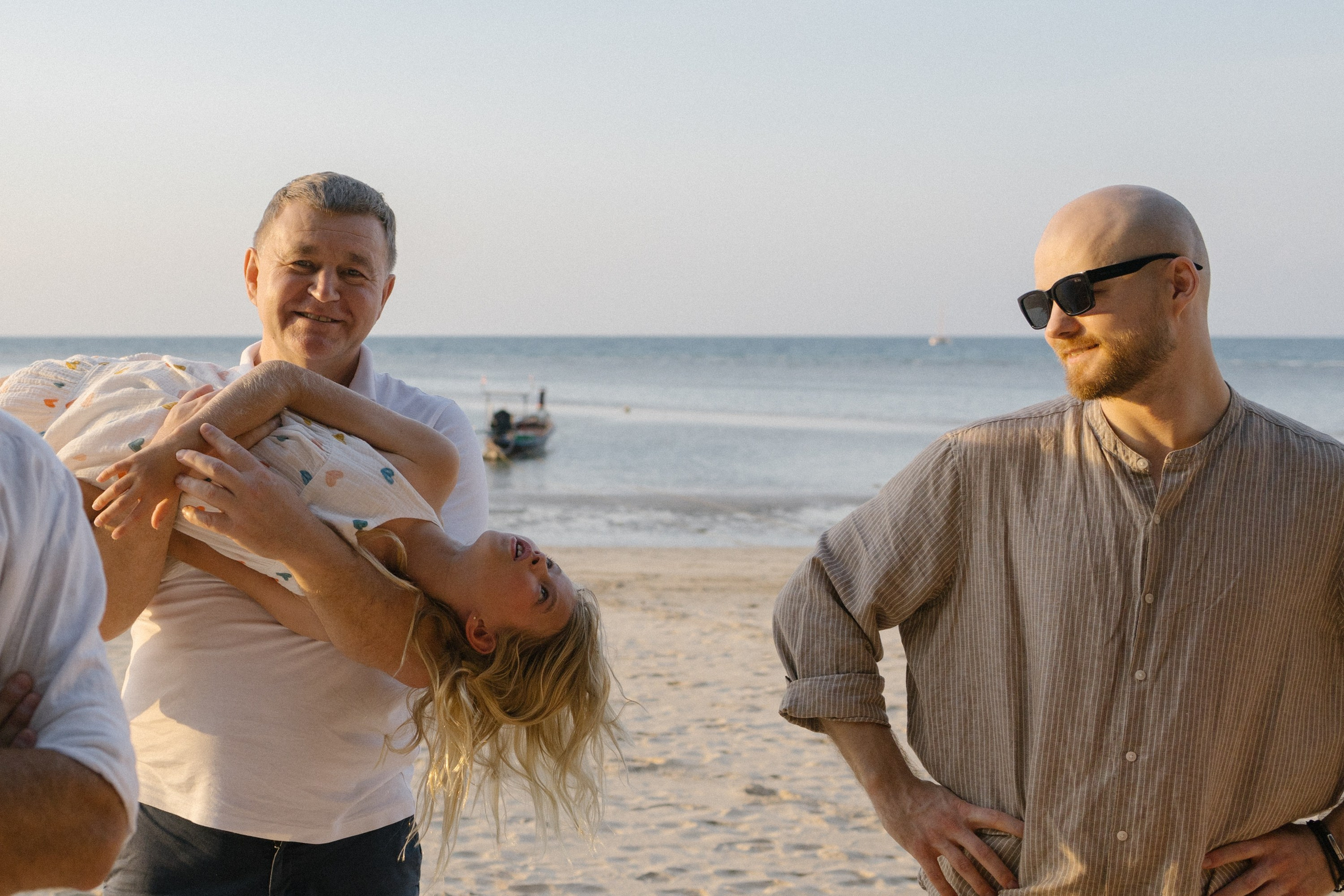 Family photoshoot in Phuket, Thailand. Fedor Lemeshko — Destination Wedding and Family Lifestyle photographer