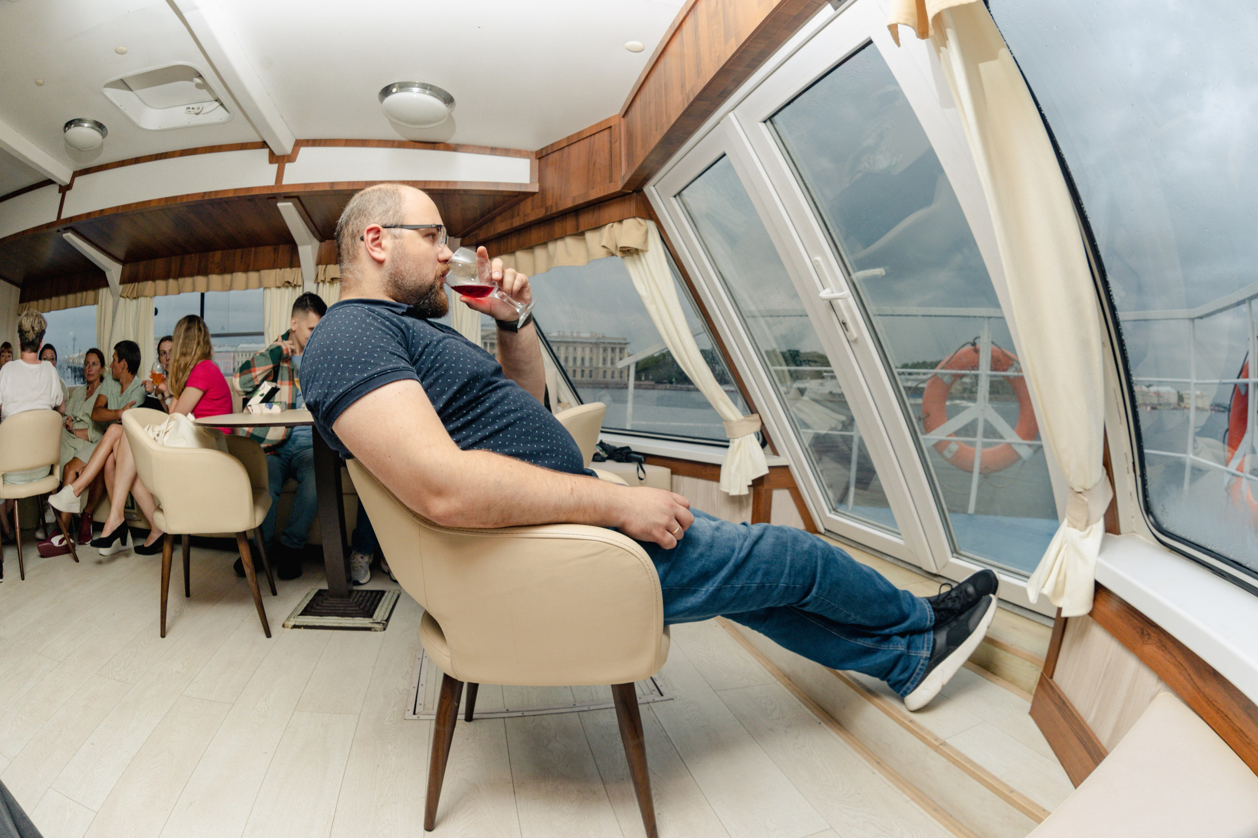 Gravity Project круизы. Репортажный и портретный фотограф в Санктпетербурге. Видиосъемка мероприятий в Санкт-Петербурге