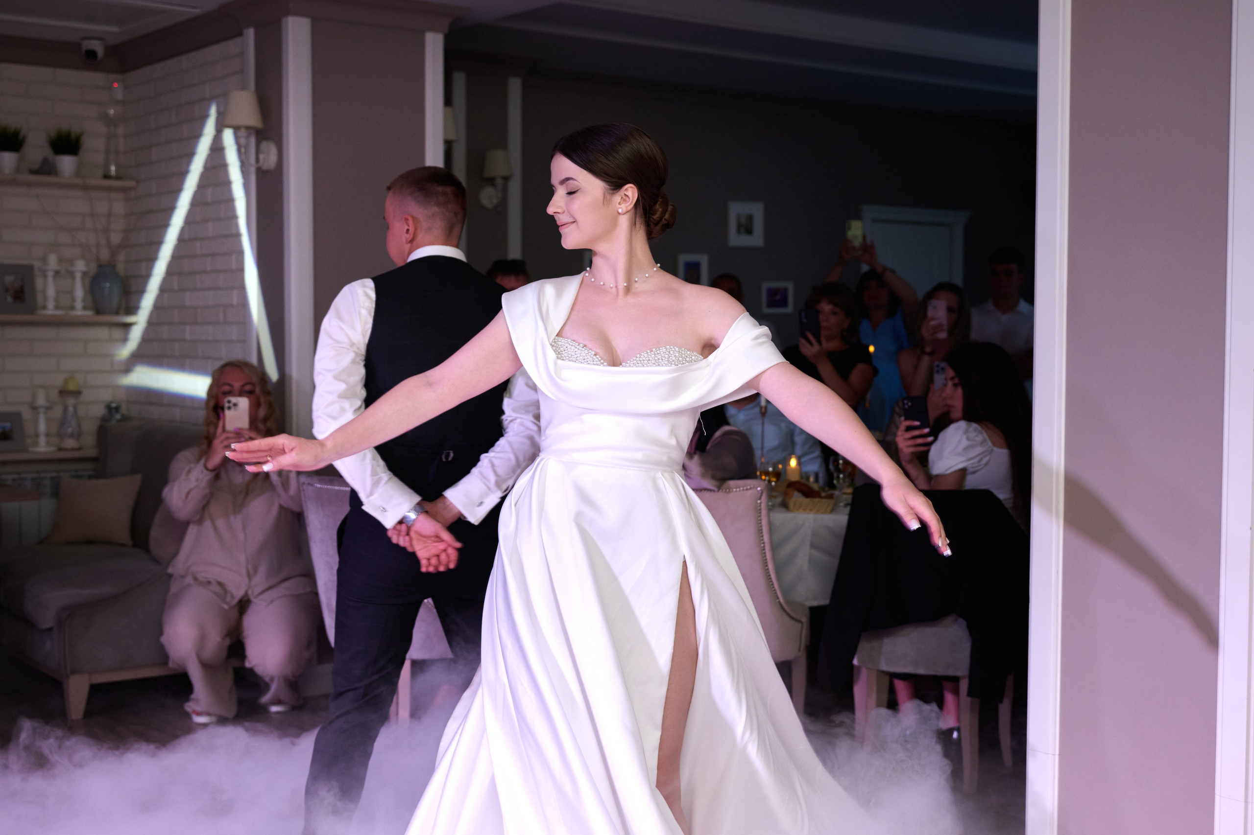 Свадебная фотосессия Никиты и Ангелины в Старом Осколе. Профессиональный фотограф Старый Оскол, Губкин — свадьба, венчание, крещение, юбилей и день рождения