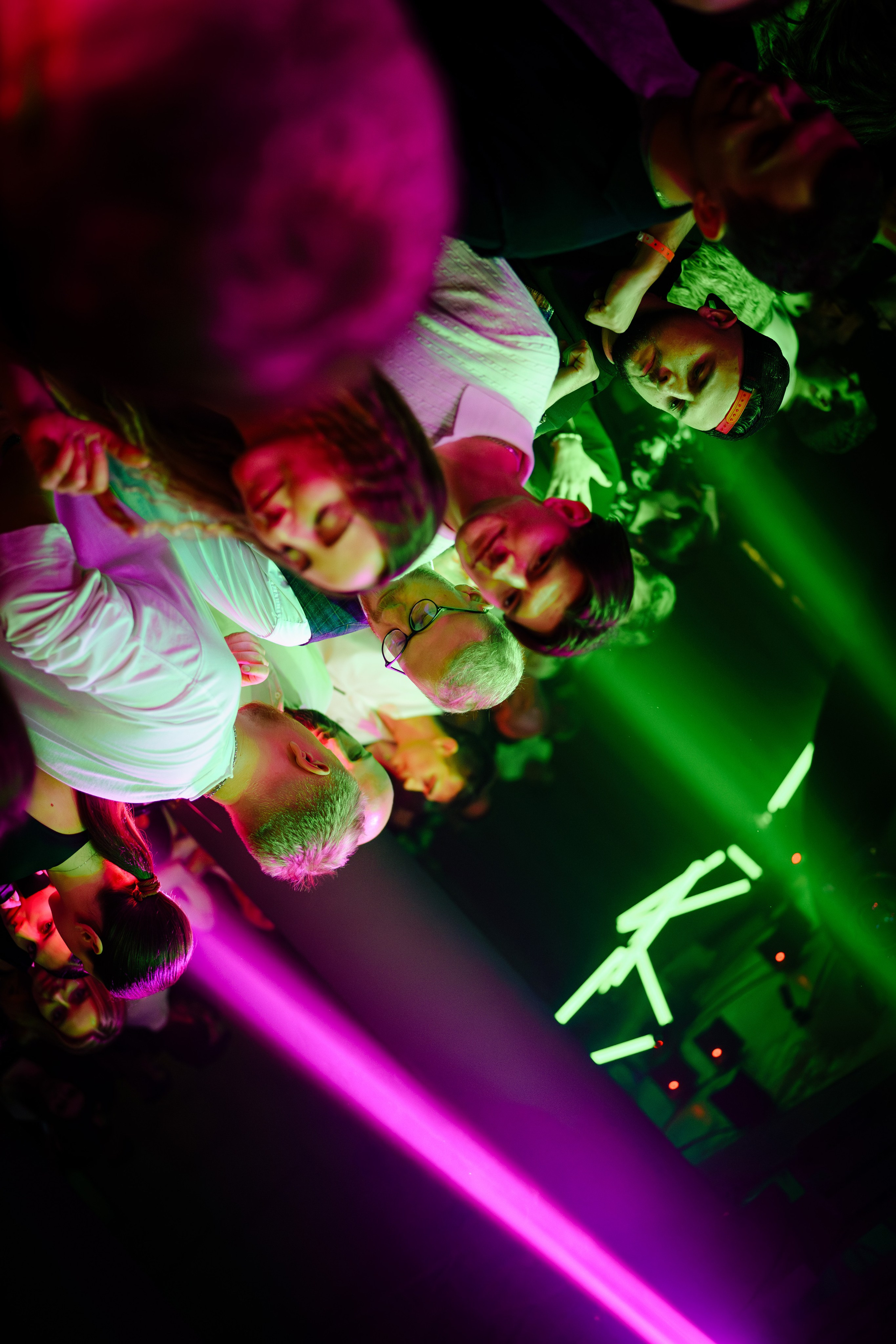 Вечеринка OSNOVATELI.LIVE репортажный фотограф Саша Дружинина. Репортажный фотограф в Москве Саша Дружинина