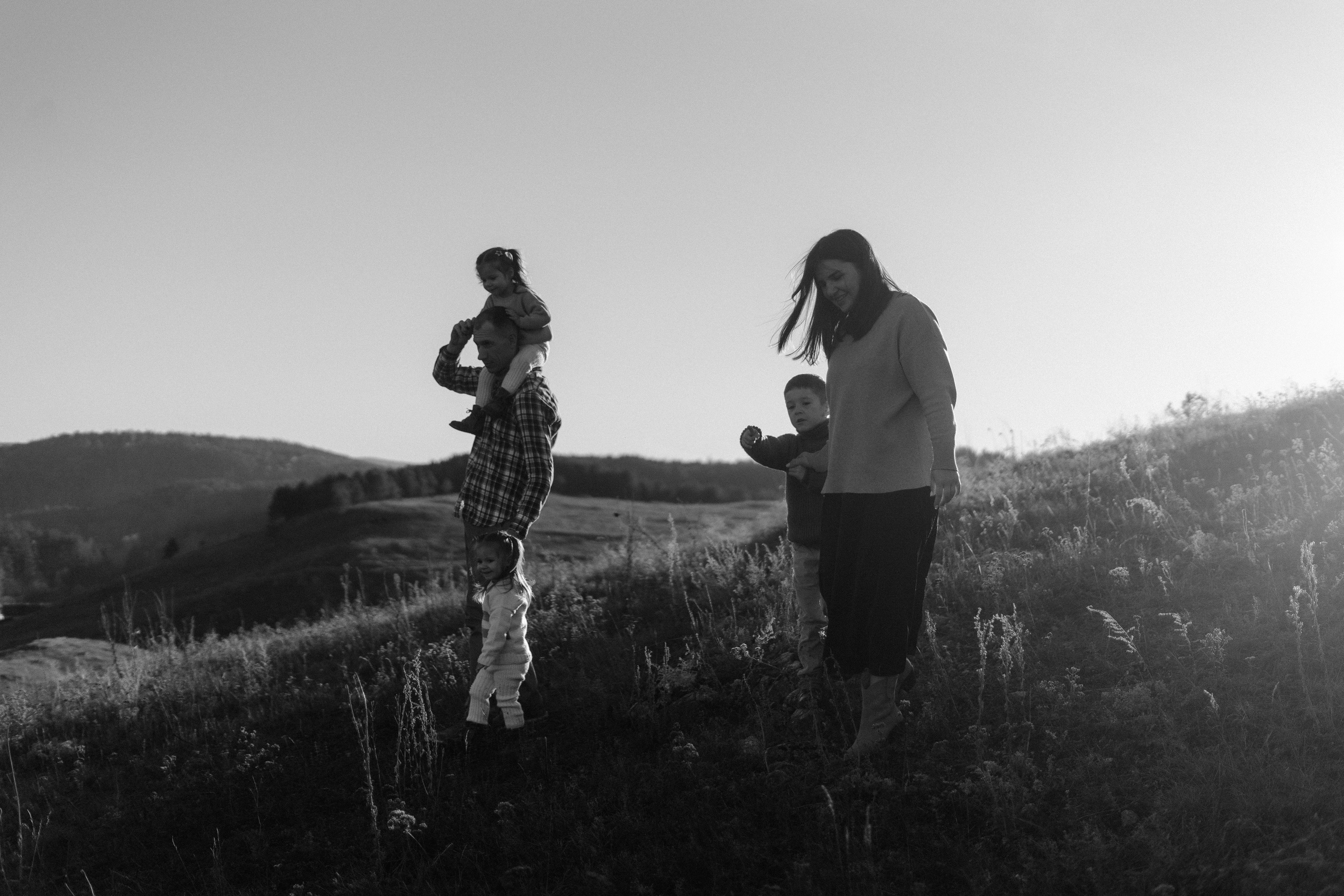 Алексей, Мария, Миша, Лиза и Соня. Главная