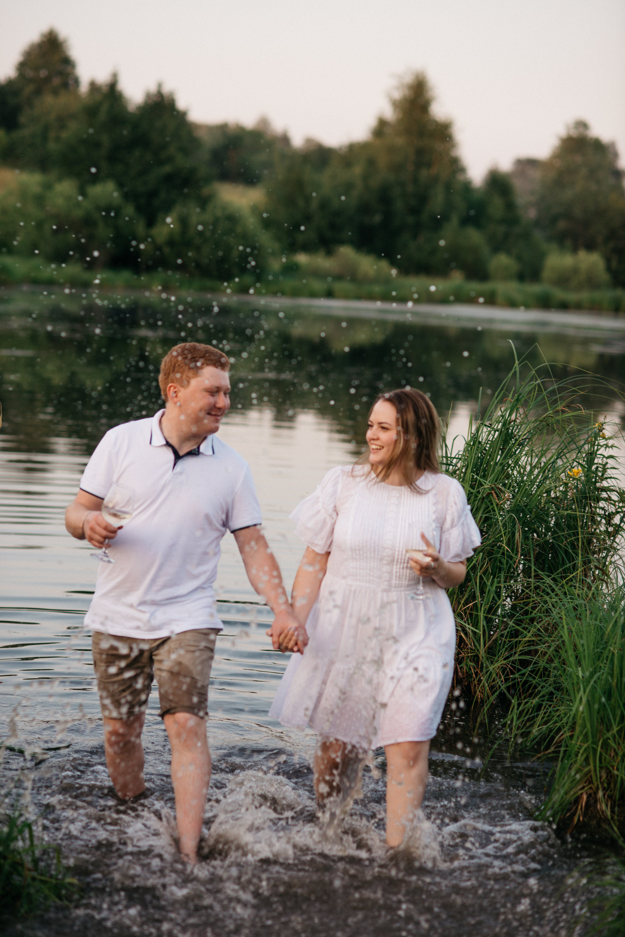 В цветущем поле. Свадебный фотограф Ижевск Петр Шишков