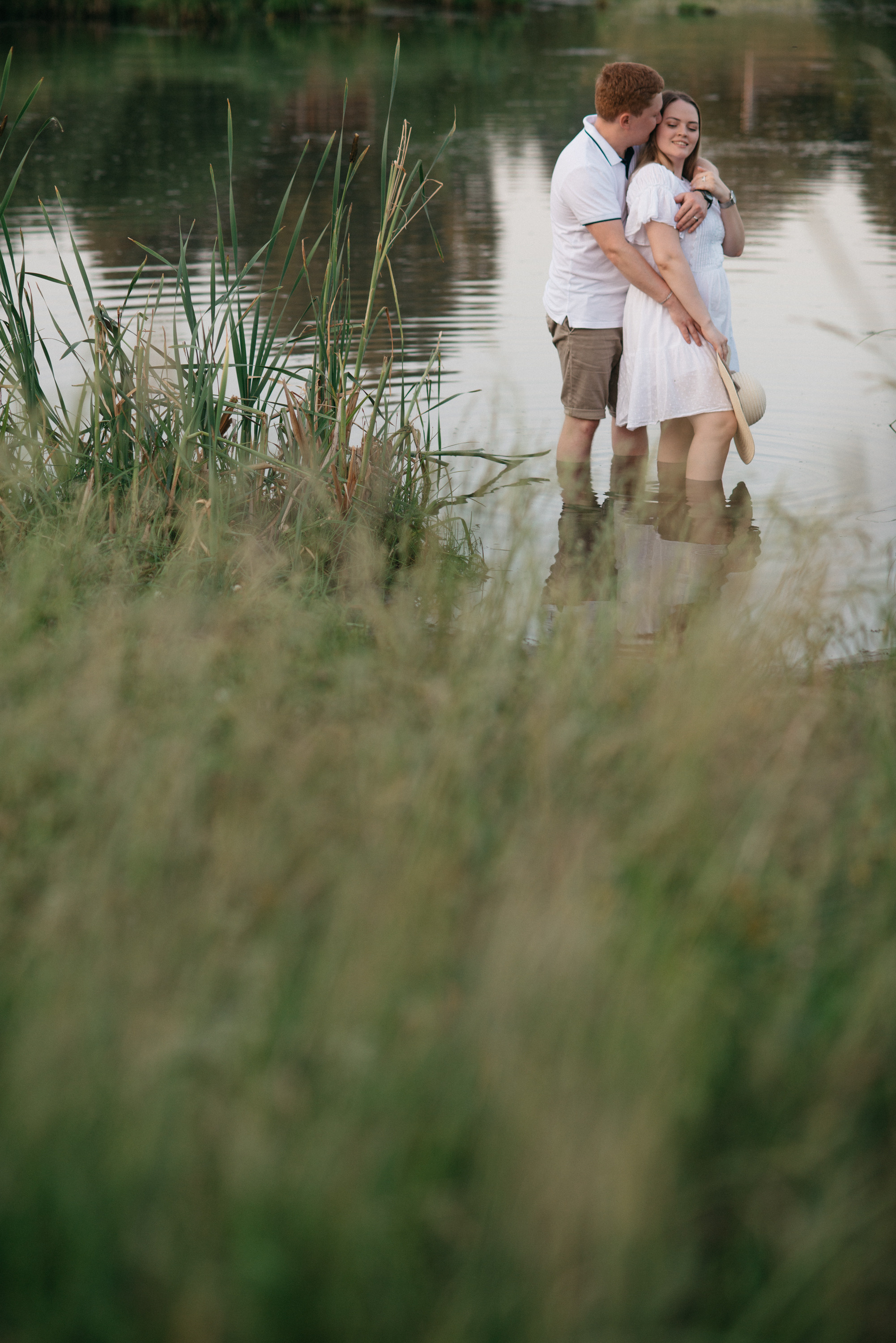 В цветущем поле. Свадебный фотограф Ижевск Петр Шишков