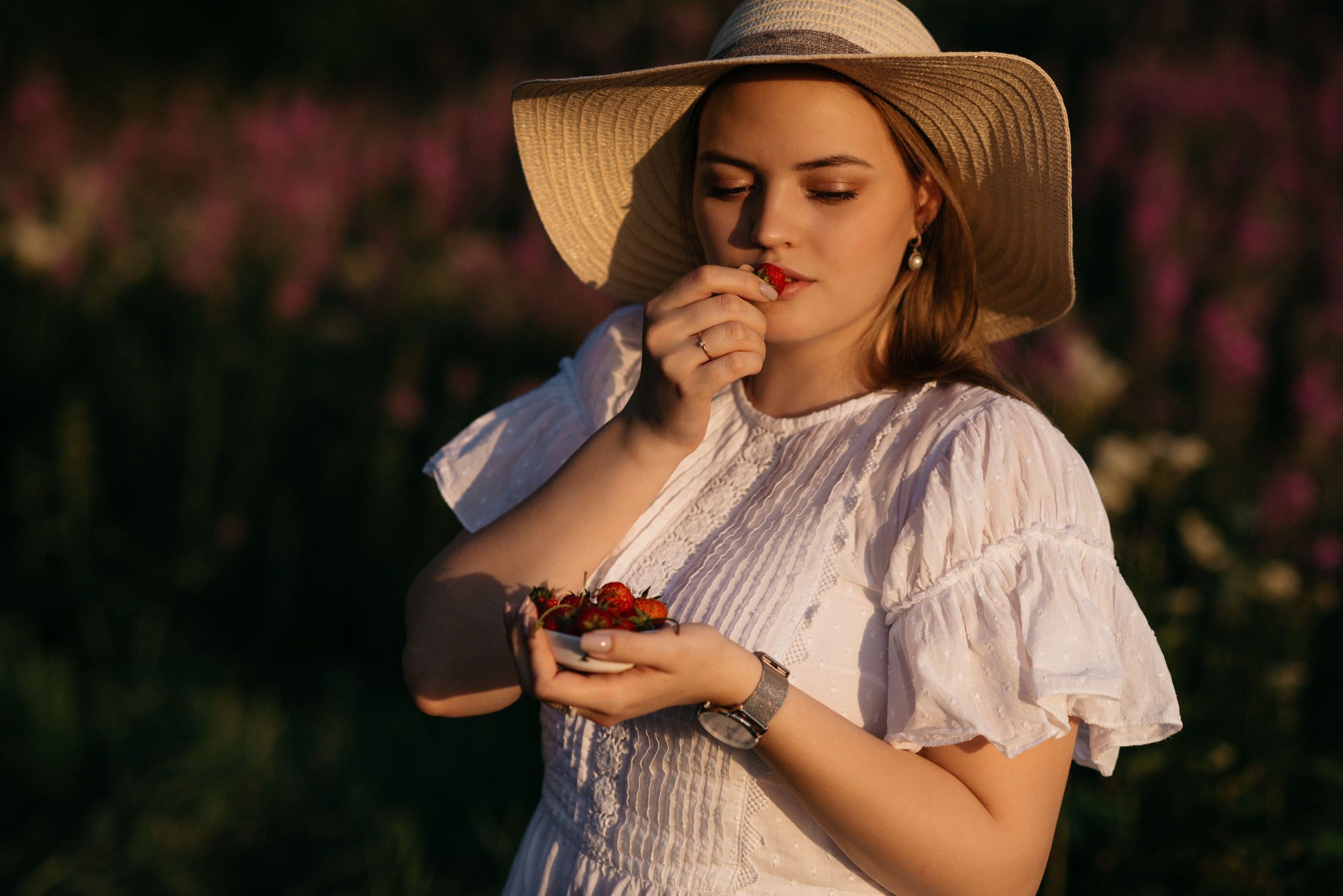 В цветущем поле. Свадебный фотограф Ижевск Петр Шишков