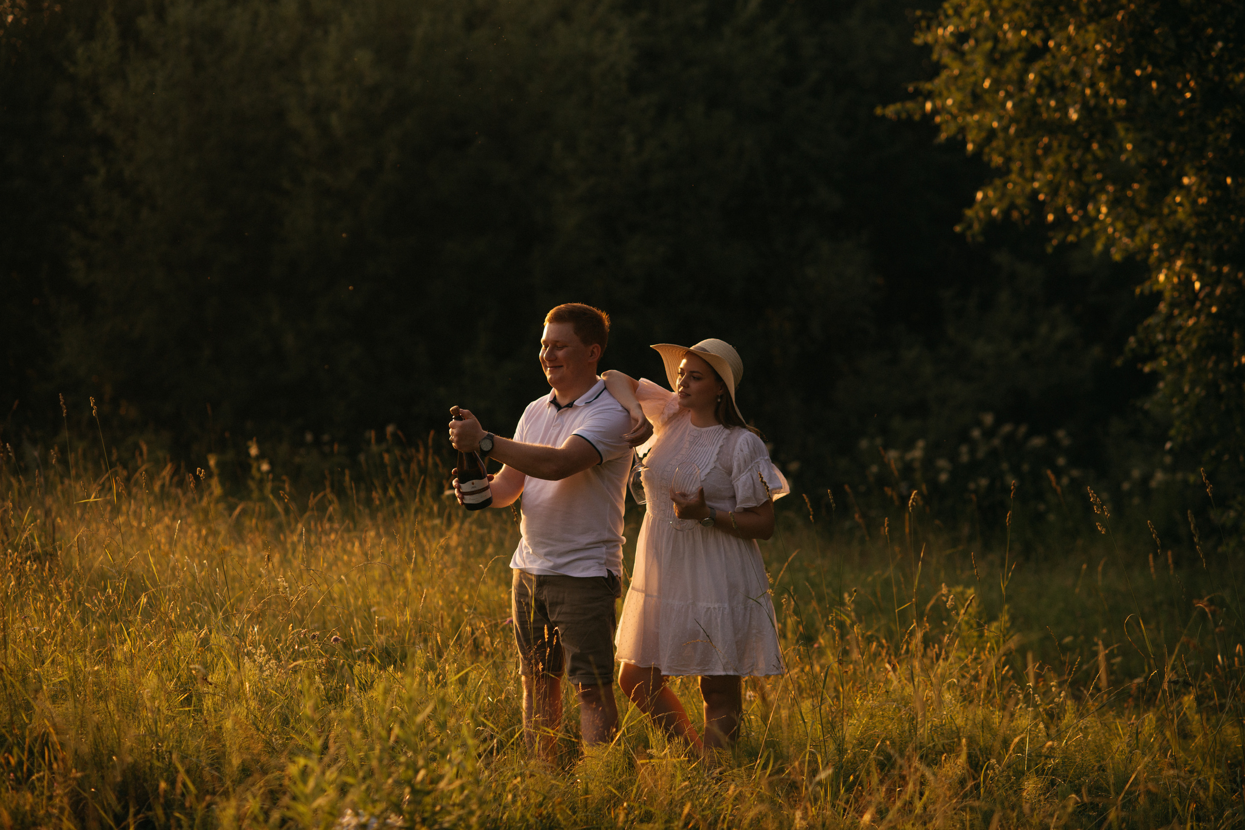 В цветущем поле. Свадебный фотограф Ижевск Петр Шишков