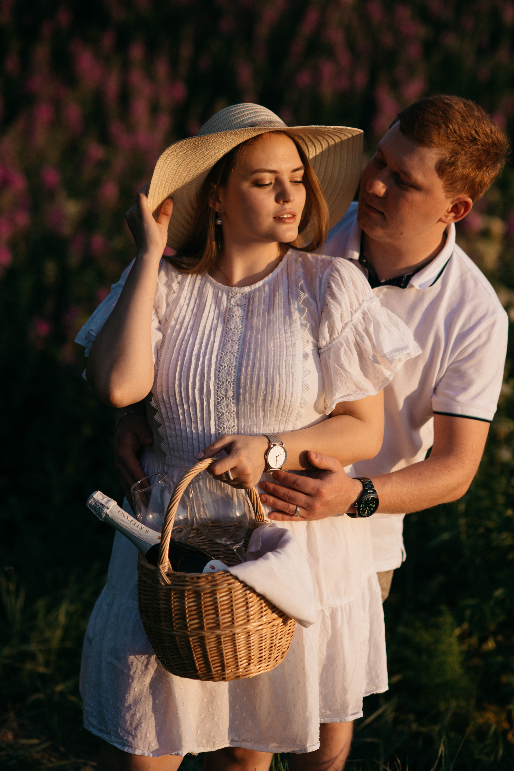 В цветущем поле. Свадебный фотограф Ижевск Петр Шишков