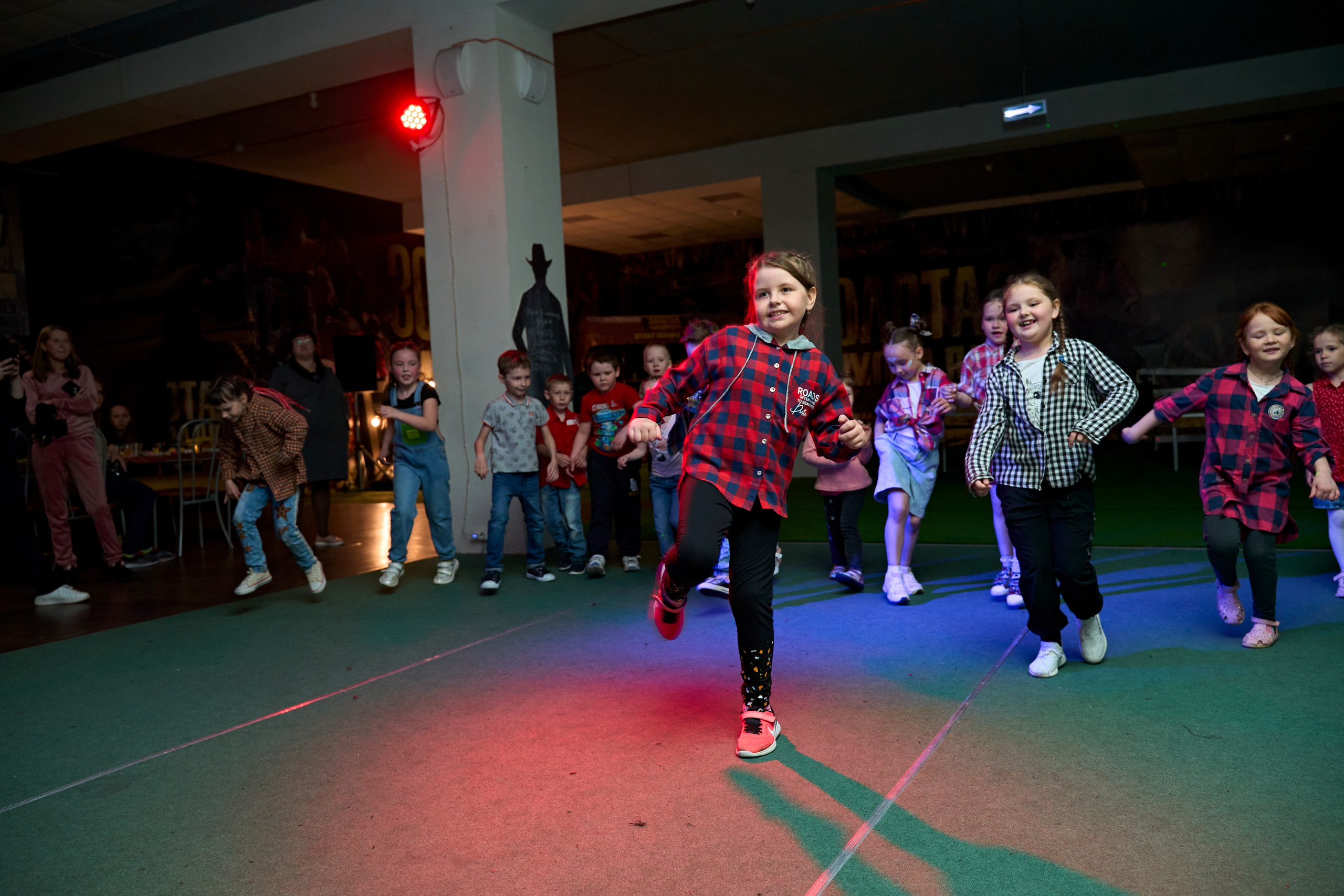 Фотограф на выпускной в Перми. Праздничный фотограф Дмитрий Трифонов