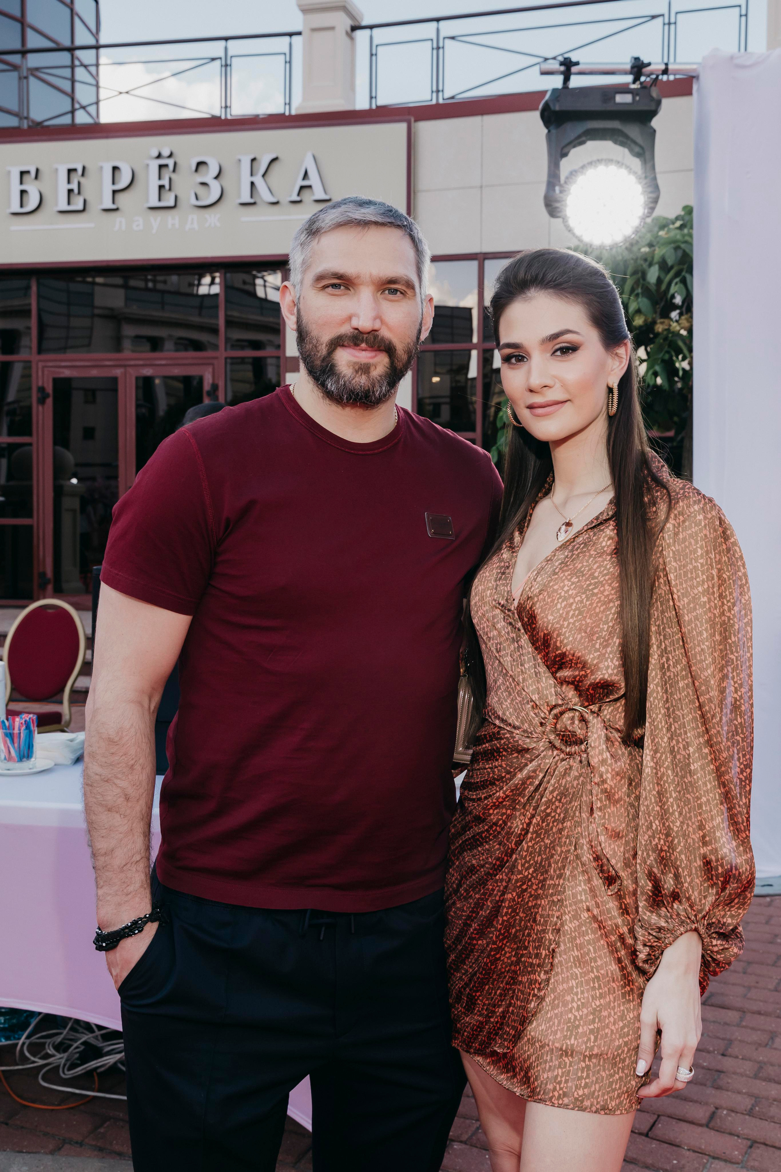 Александр и Анастасия Овечкины на модном показе в Барвихе