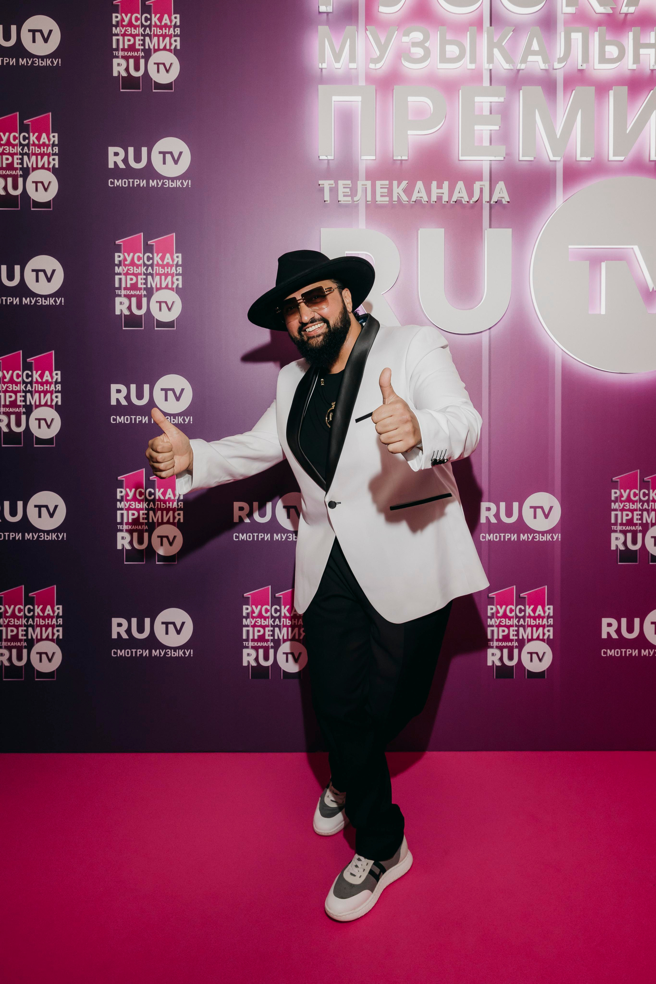 Русская Музыкальная Премия телеканала RU.TV в Москве. «Птичка на проводе»: информационный портал в Москве