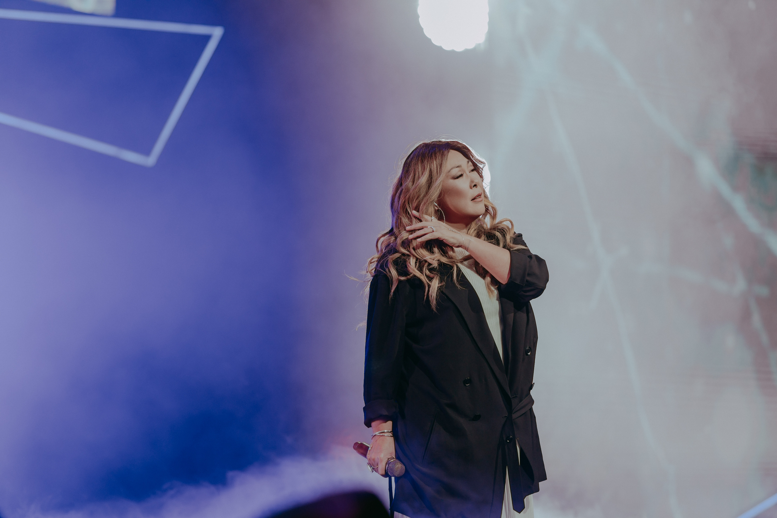 Анита Цой на концерте ЖАРА MEDIA AWARDS 2022